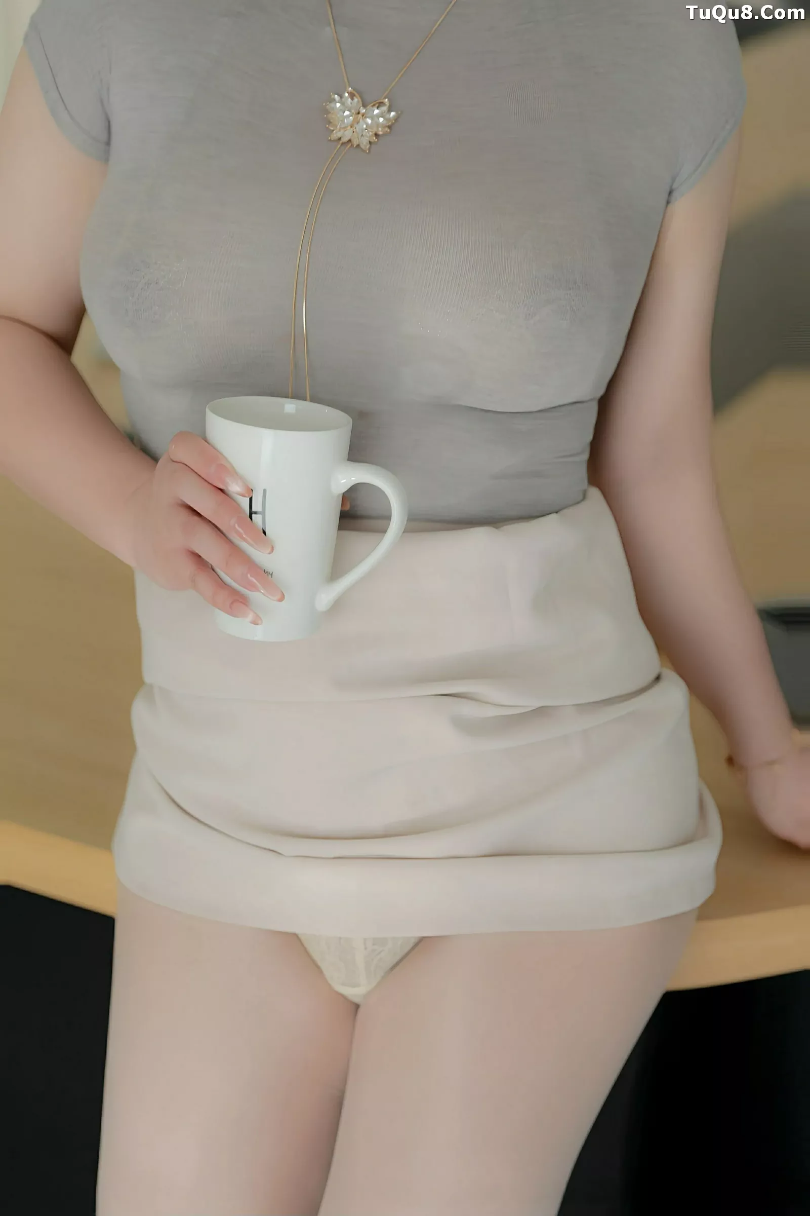 秀人集.com_[XiuRen秀人网]No.10488_模特王婉悠Queen性感灰色OL服饰配超薄肉丝秀丰腴身姿诱惑写真80P