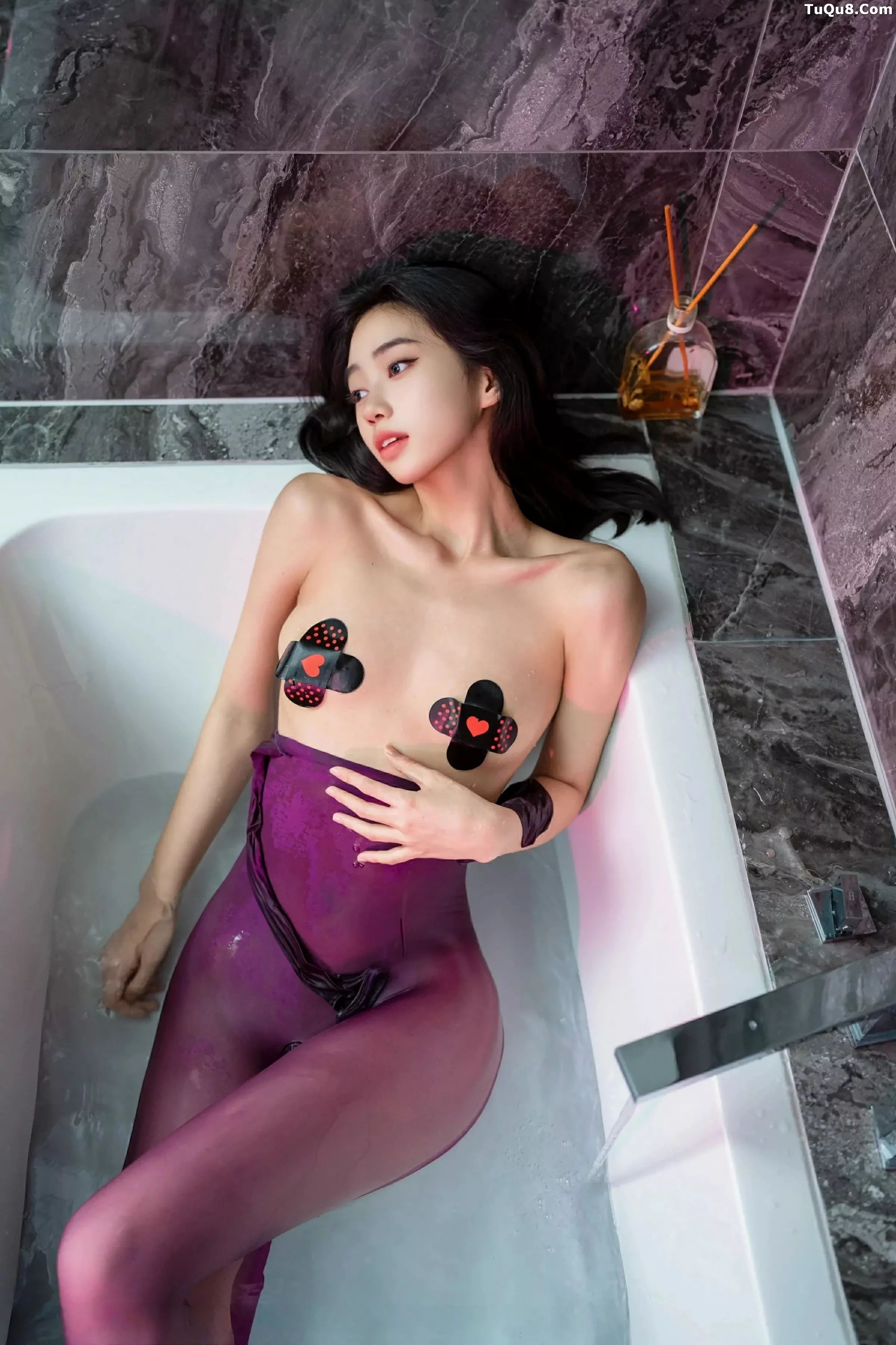 秀人集.com_[XINGYAN星颜社]VOL.363_模特时安安浴室场景性感紫色连体丝袜秀柔美身姿撩人诱惑写真81P