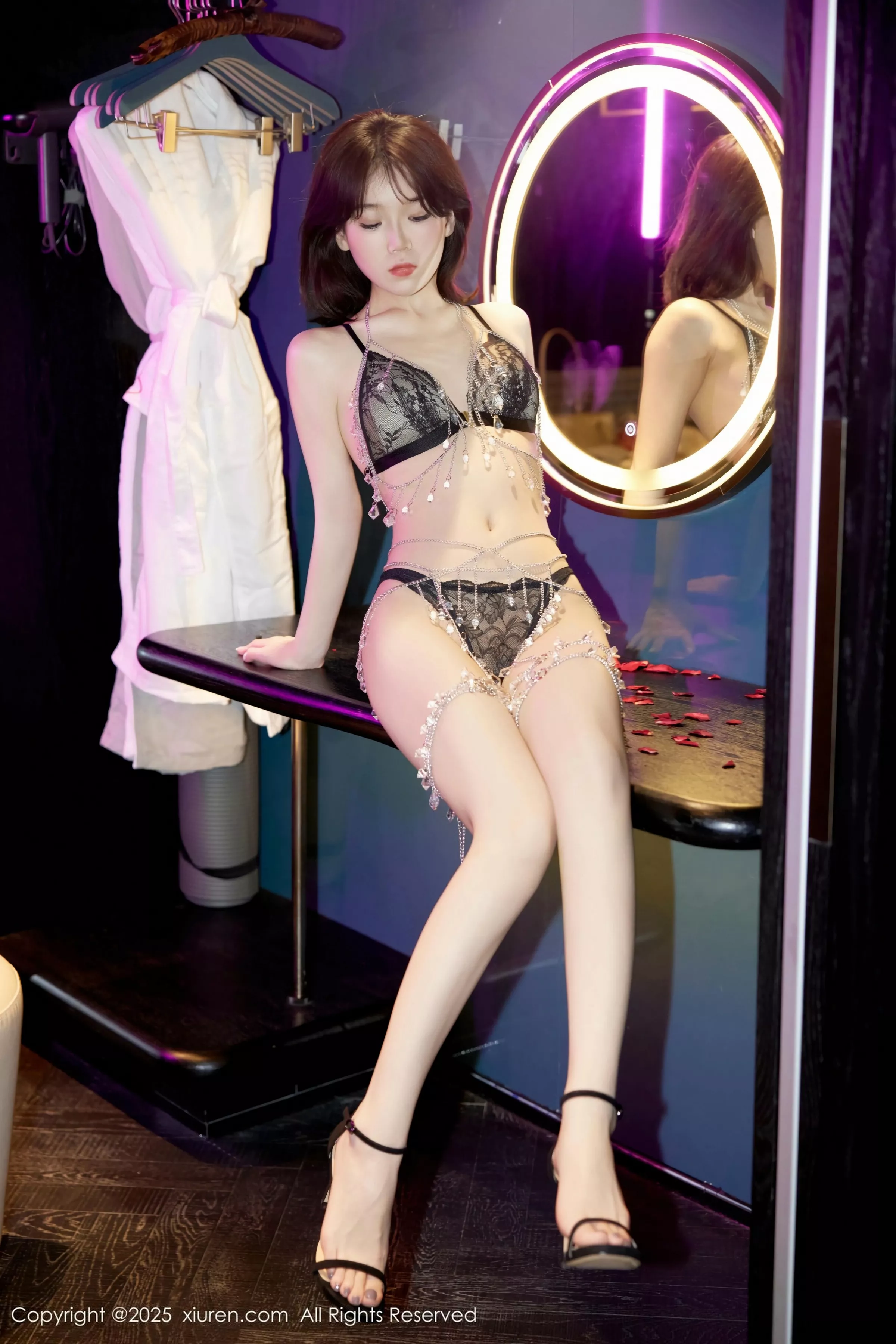 秀人集.com_[XiuRen秀人网]No.10434_模特汁汁私房性感黑色情趣内衣配宝石装饰秀完美身材诱惑写真61P