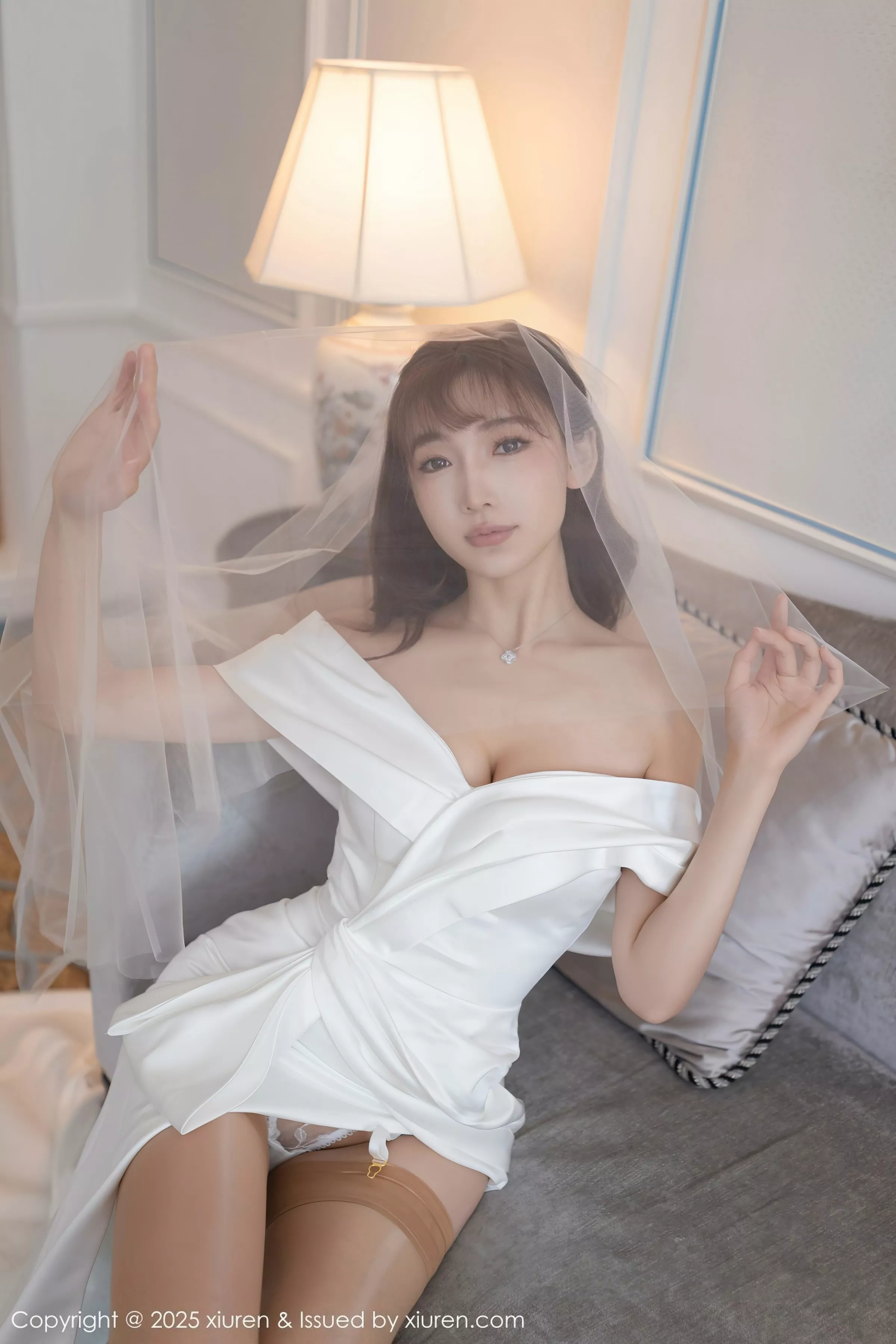 秀人集.com_[XiuRen秀人网]No.10535_模特陆萱萱性感白色蕾丝情趣婚纱配肉丝吊袜秀柔美身姿诱惑写真80P