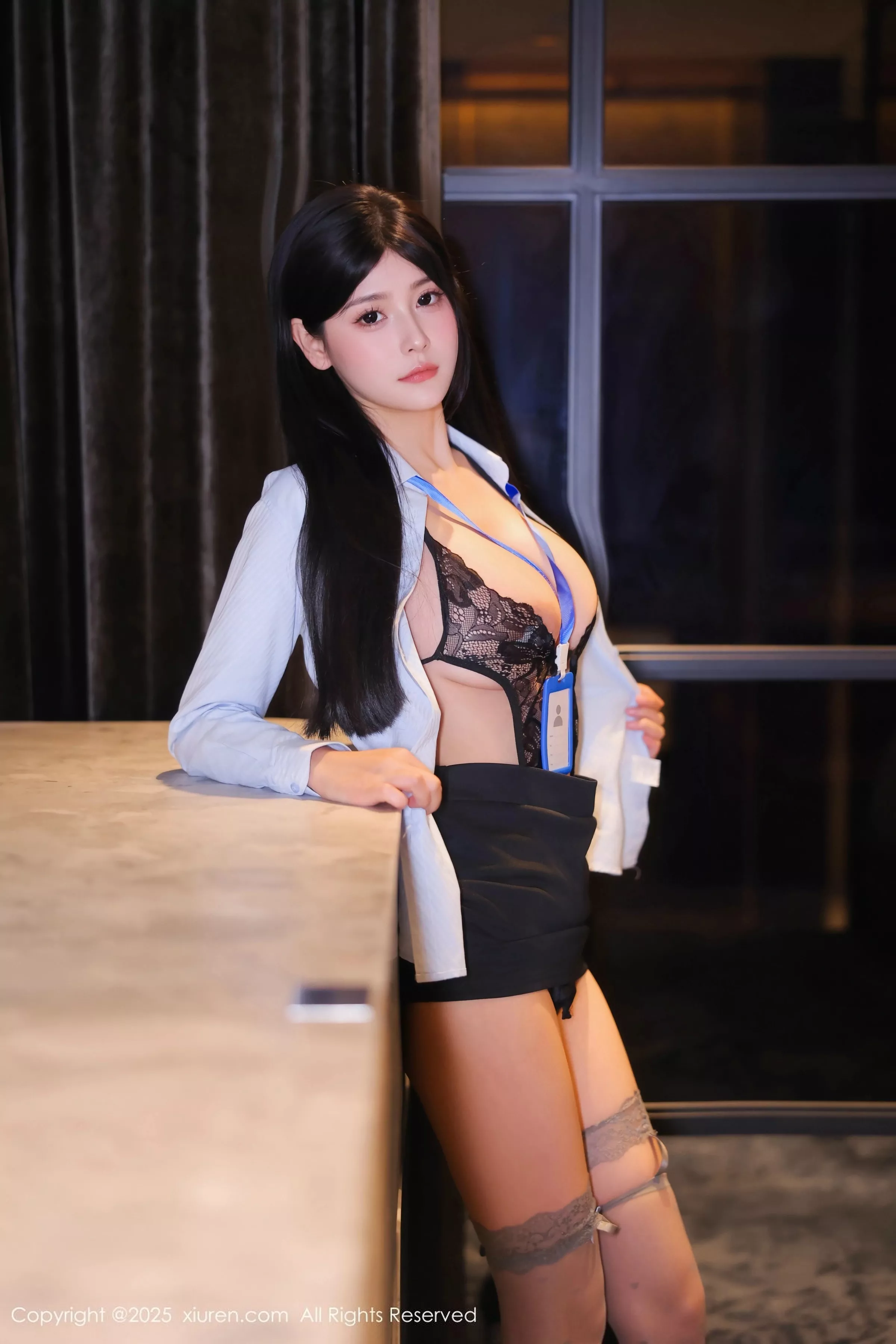 秀人集.com_[XiuRen秀人网]No.10440_模特余安安OL服饰露黑色情趣内衣配灰丝袜秀凹凸身材诱惑写真69P