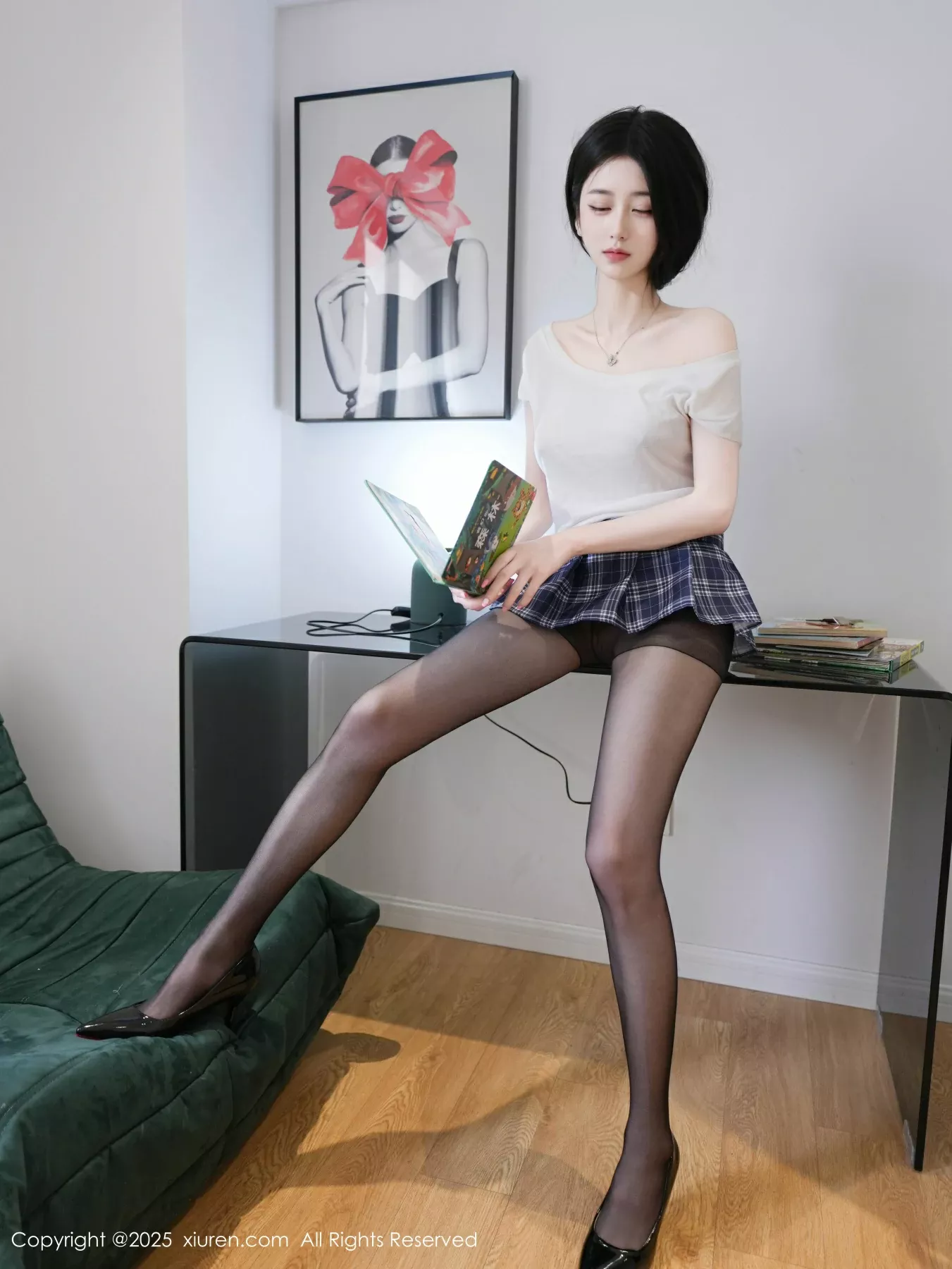 秀人集.com_[XiuRen秀人网]No.10613_模特白小蝶性感白上衣配格子短裙露超薄黑丝秀完美曲线诱惑写真60P