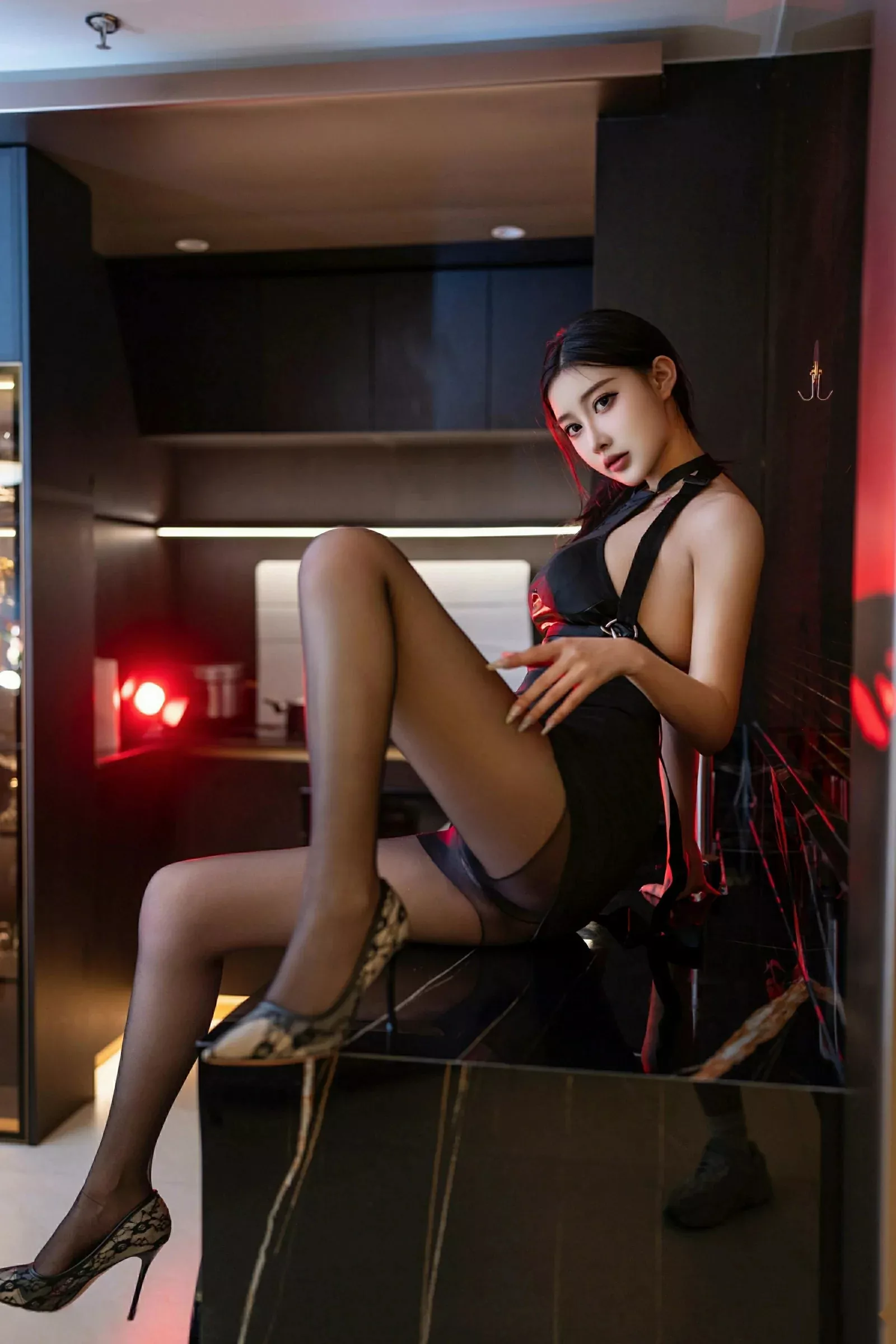 秀人集.com_[XINGYAN星颜社]VOL.373_模特木森vita性感黑色情趣内衣配超薄黑丝秀丰满身材诱惑写真76P