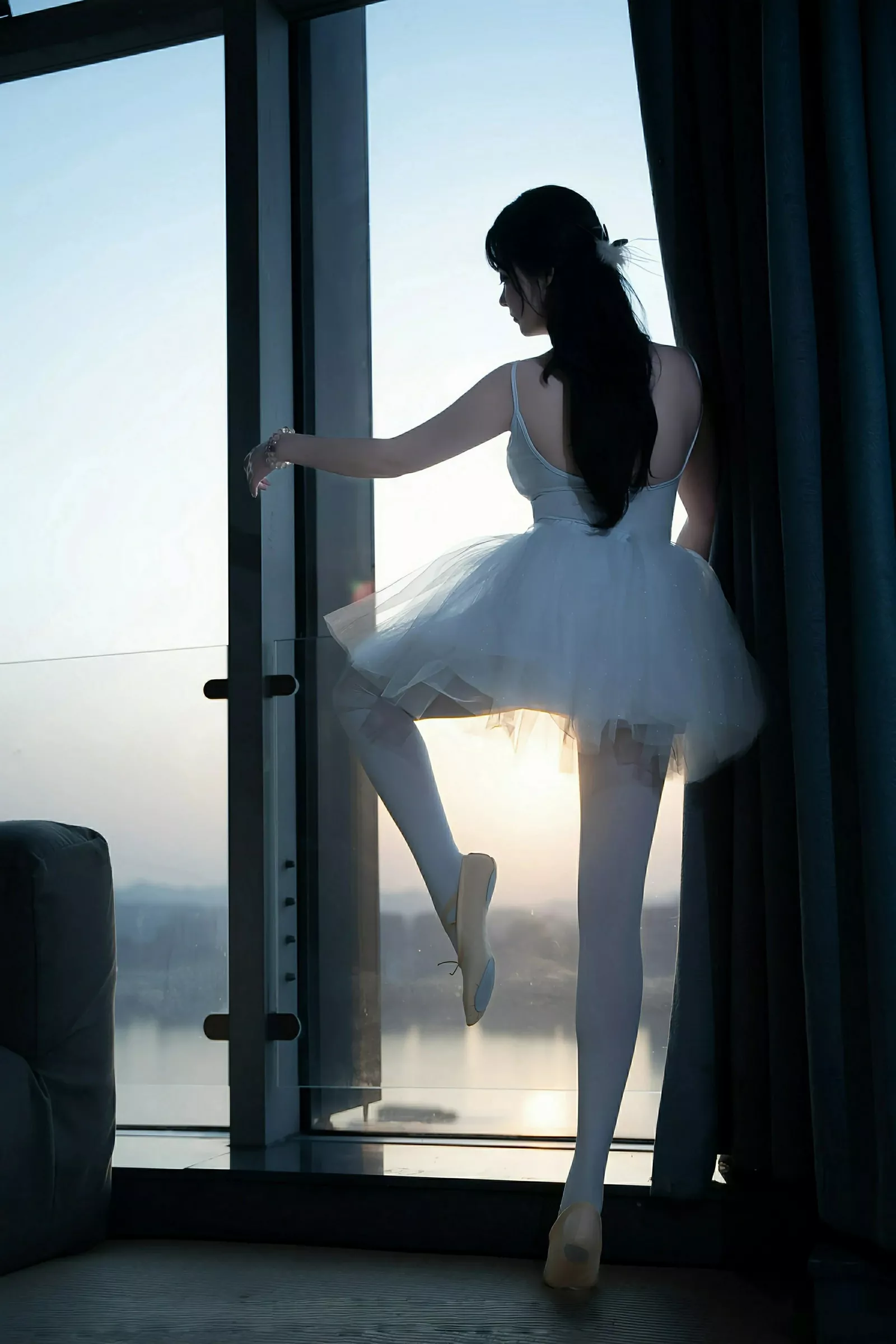 秀人集.com_[XiuRen秀人网]No.10575_模特软情性感白色芭蕾短裙配白色丝袜秀曼妙身姿完美诱惑写真78P