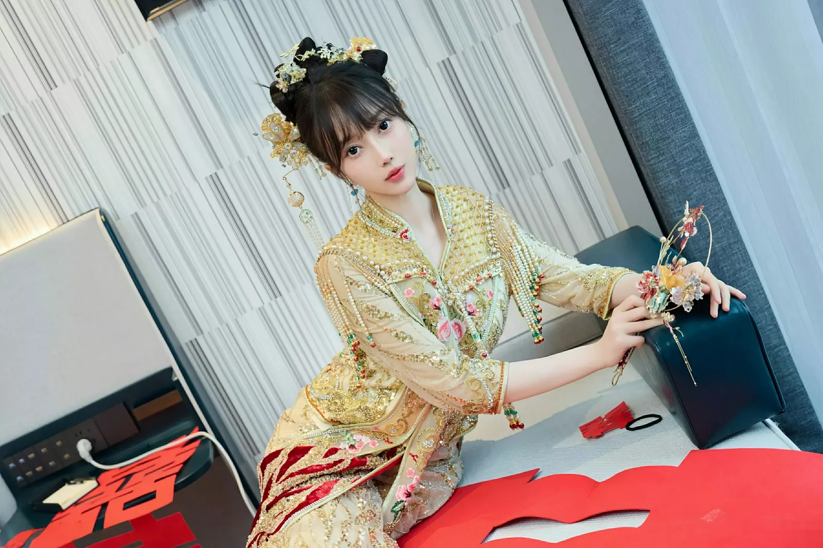 秀人集.com_[XiuRen秀人网]No.10567_模特玥儿玥er性感红色蕾丝内衣配超薄肉丝秀完美身材诱惑写真72P