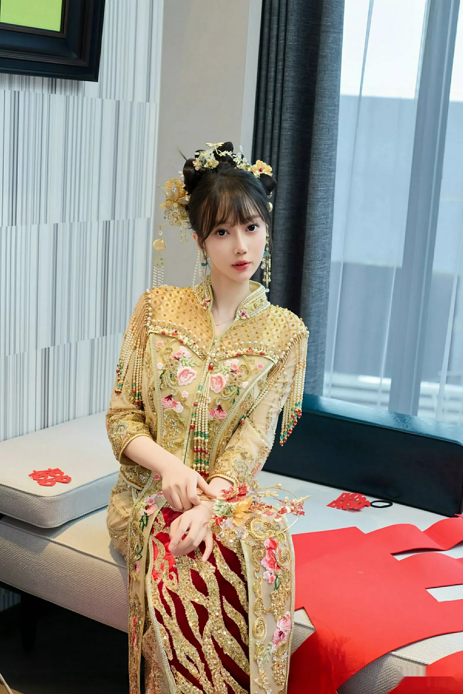 秀人集.com_[XiuRen秀人网]No.10567_模特玥儿玥er性感红色蕾丝内衣配超薄肉丝秀完美身材诱惑写真72P