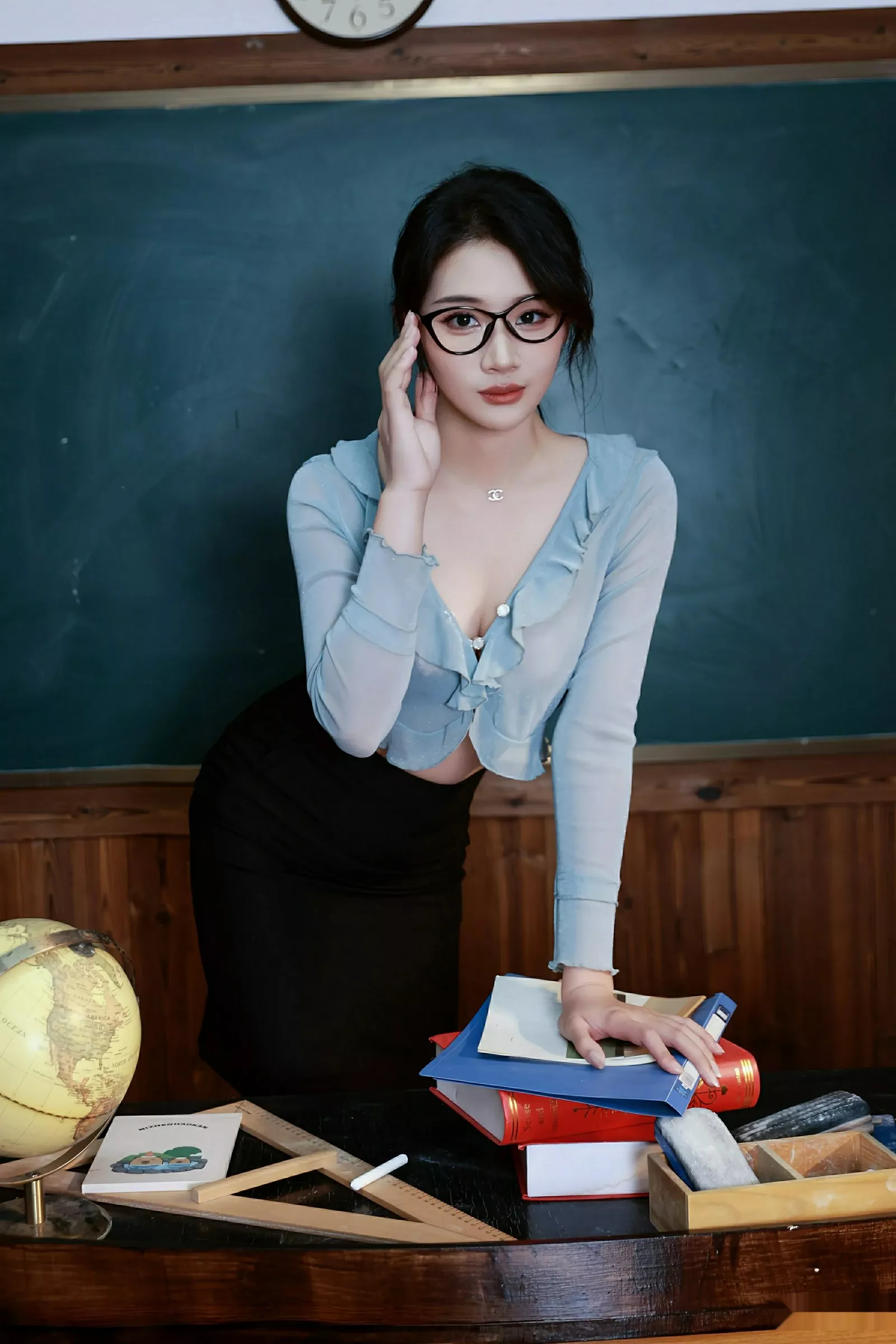 秀人集.com_[XiuRen秀人网]No.10585_模特南乔教室场景性感黑色情趣内衣配开档黑丝秀完美身材诱惑写真88P