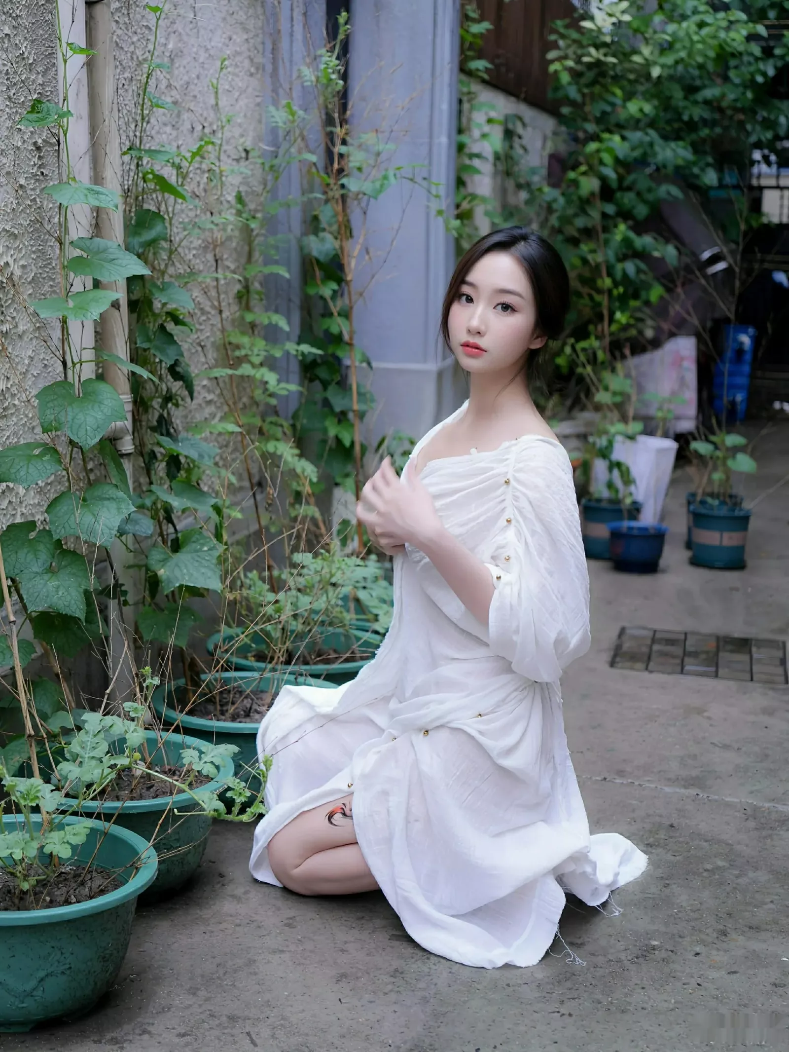 秀人集.com_[XiuRen秀人网]No.10603_模特楠芝性感白色长袍半脱露白色丁字裤秀惹火身材撩人诱惑写真77P