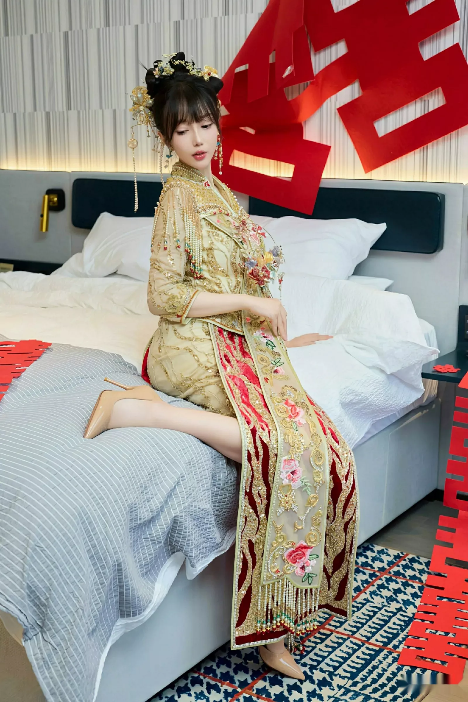 秀人集.com_[XiuRen秀人网]No.10567_模特玥儿玥er性感红色蕾丝内衣配超薄肉丝秀完美身材诱惑写真72P