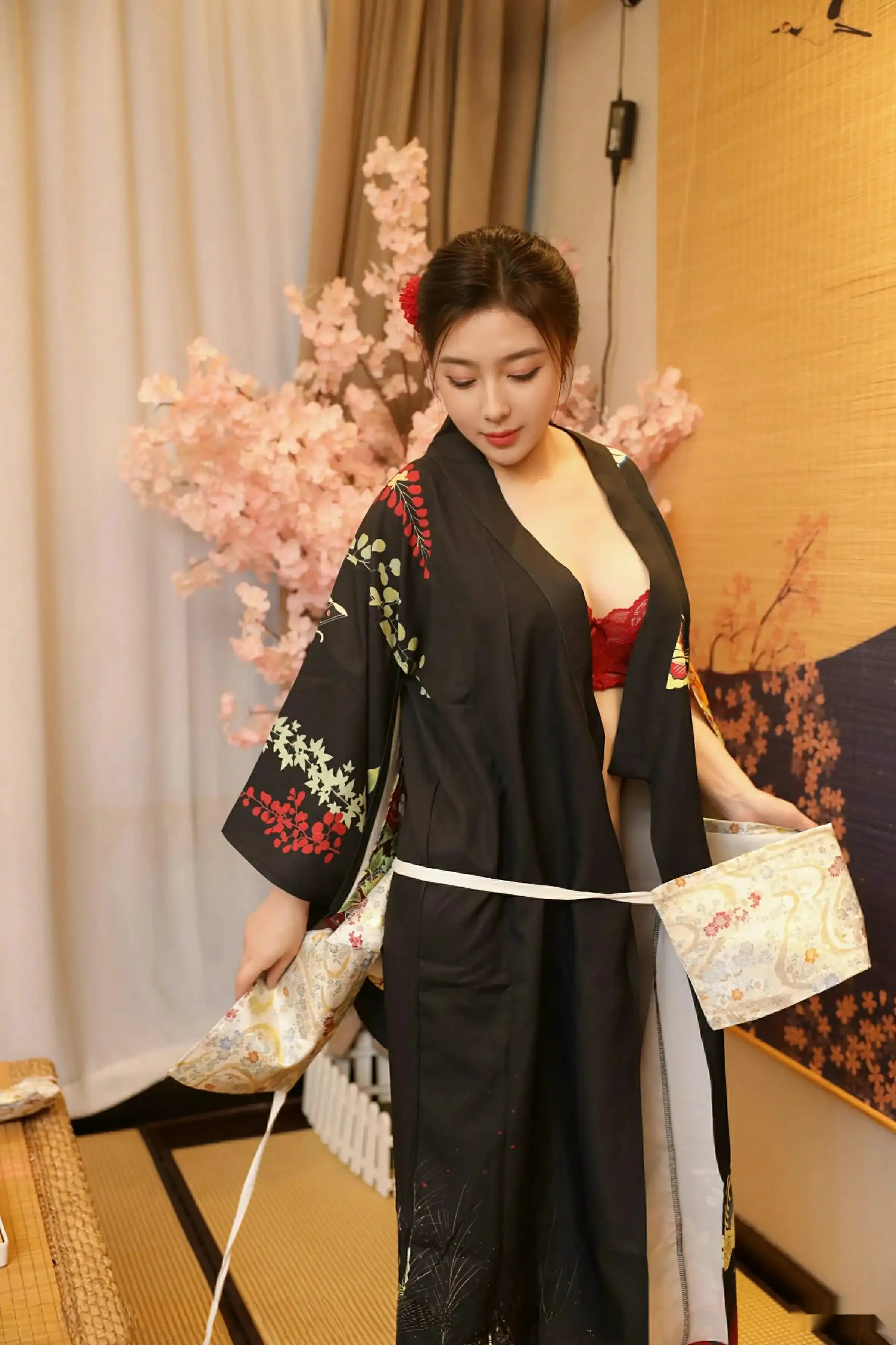 秀人集.com_[XiuRen秀人网]No.10627_模特苏一诺性感日系黑色服饰露红色内衣秀曼妙身材迷人诱惑写真80P