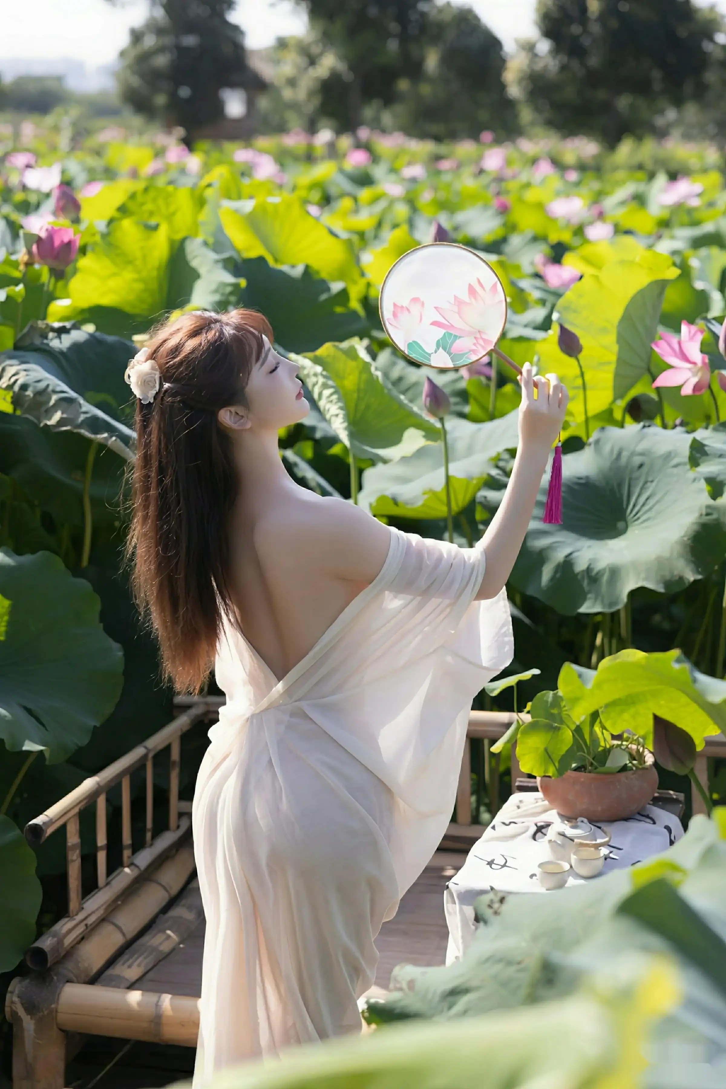 秀人集.com_[XiuRen秀人网]No.10630_模特陆萱萱户外性感浅色薄纱服饰配超薄肉丝秀柔美身姿诱惑写真76P