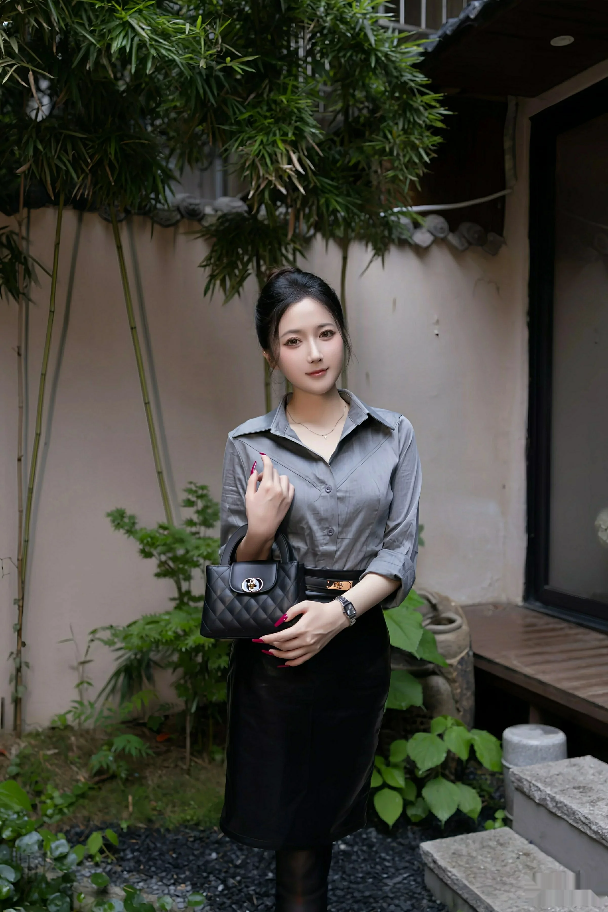 秀人集.com_[XiuRen秀人网]No.10635_模特鱼子酱Fish性感灰色衬衫露黑色内衣秀曼妙身姿完美诱惑写真79P