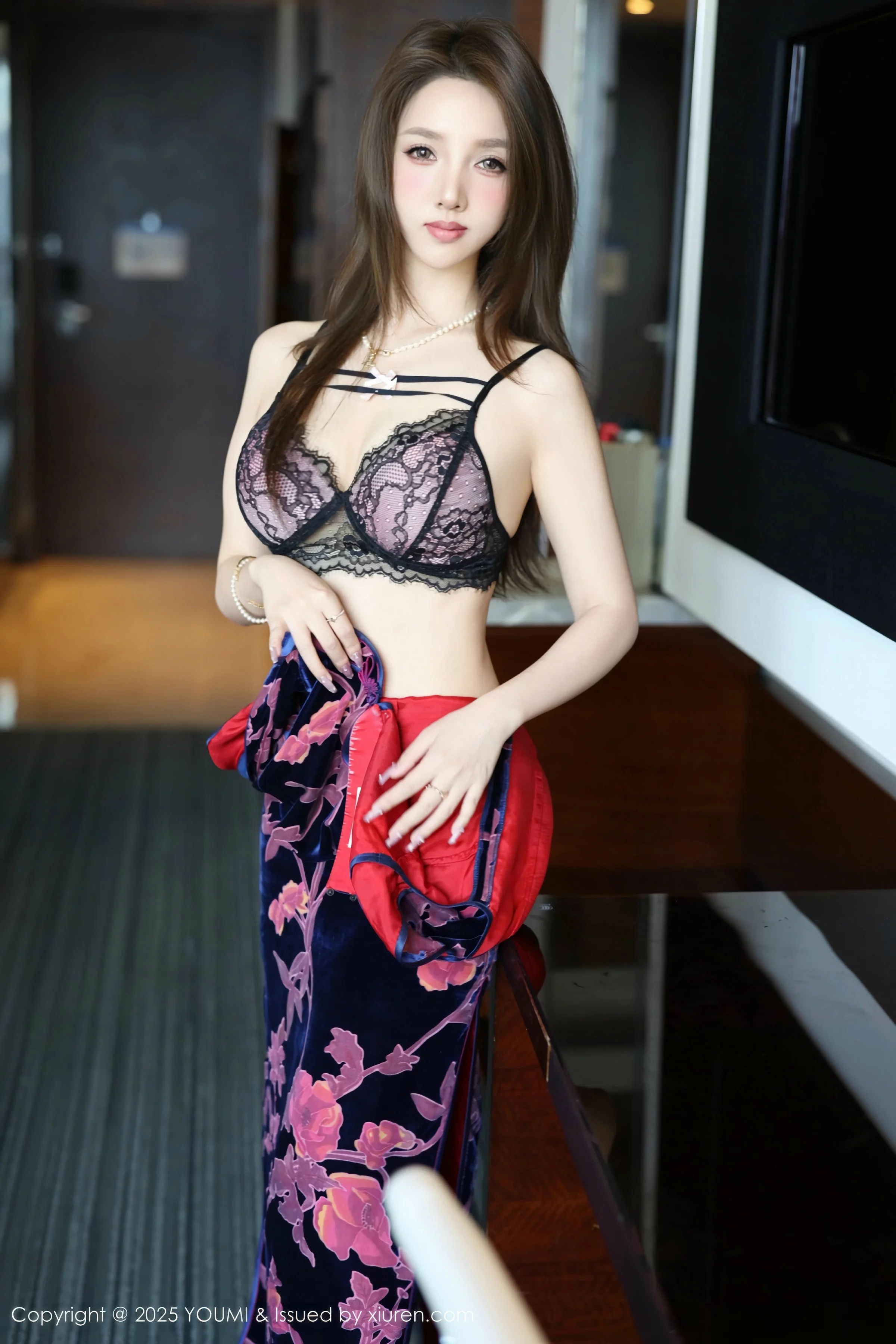 秀人集.com_[YouMi尤蜜荟]Vol.1158_模特桃桃·夭夭twins性感花色旗袍配黑色丝袜秀曼妙身姿诱惑写真82P