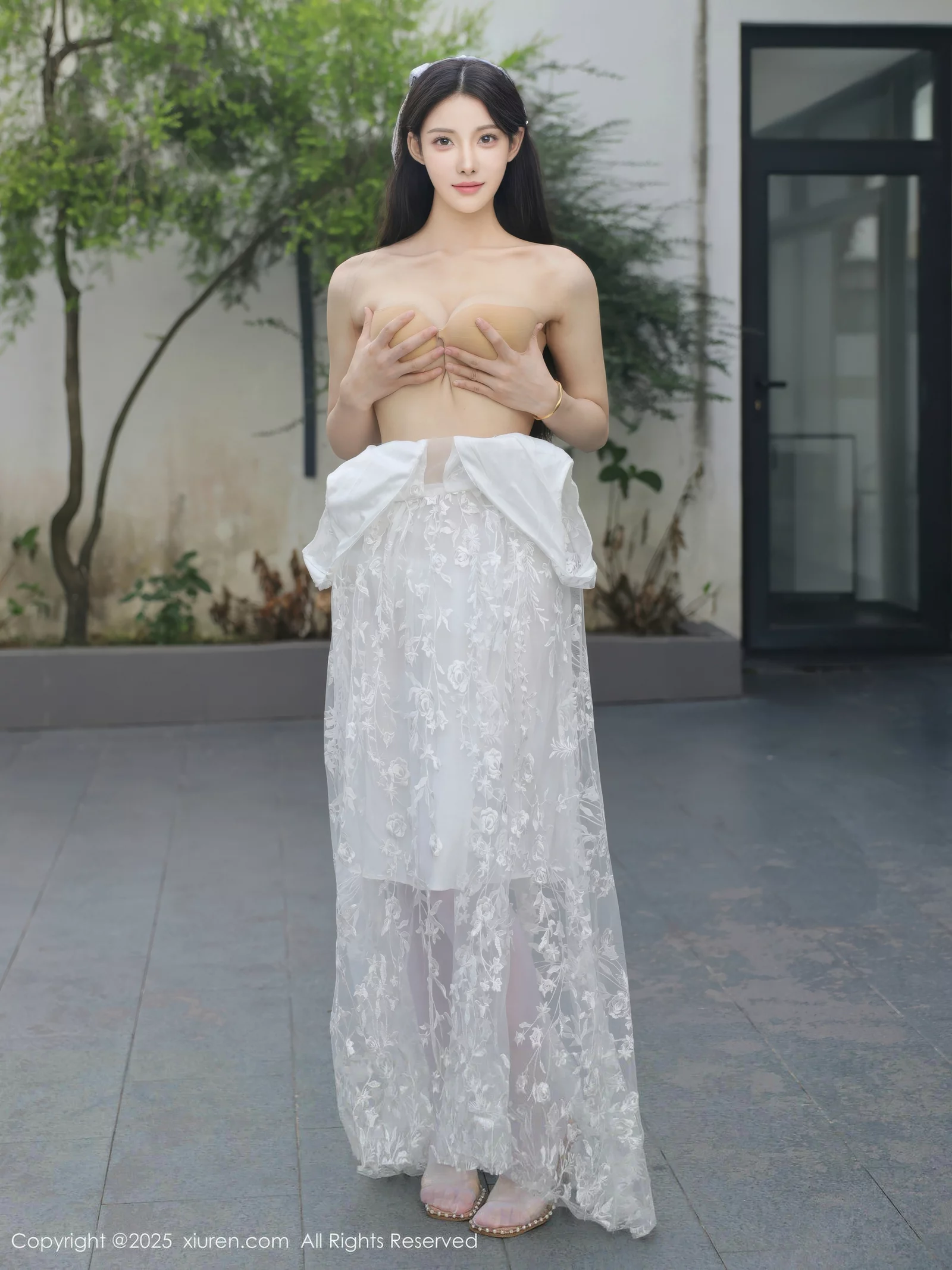 秀人集.com_[XiuRen秀人网]No.10661_模特梨霜儿性感低胸白色婚纱配白色丝袜秀丰腴身材完美诱惑写真82P