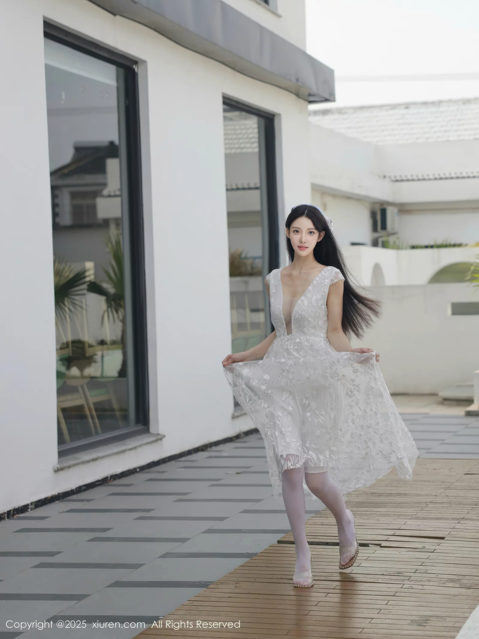 秀人集.com_[XiuRen秀人网]No.10661_模特梨霜儿性感低胸白色婚纱配白色丝袜秀丰腴身材完美诱惑写真82P