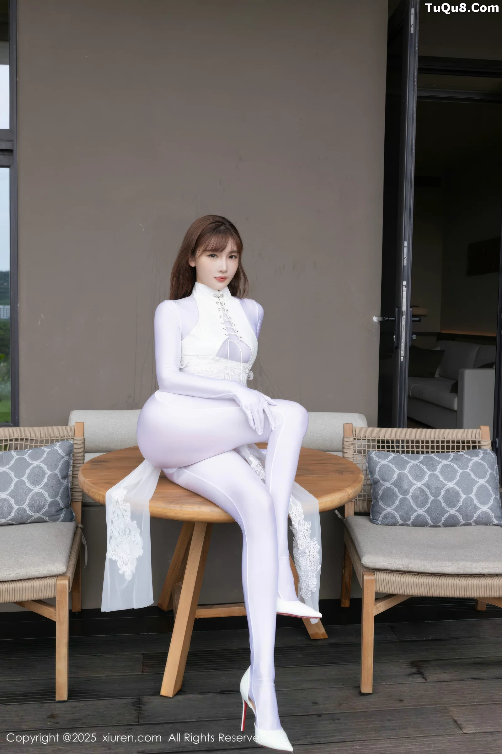 秀人集.com_[XiuRen秀人网]No.10704_模特陆萱萱性感白色情趣旗袍露白色连体衣秀完美身材诱惑写真80P