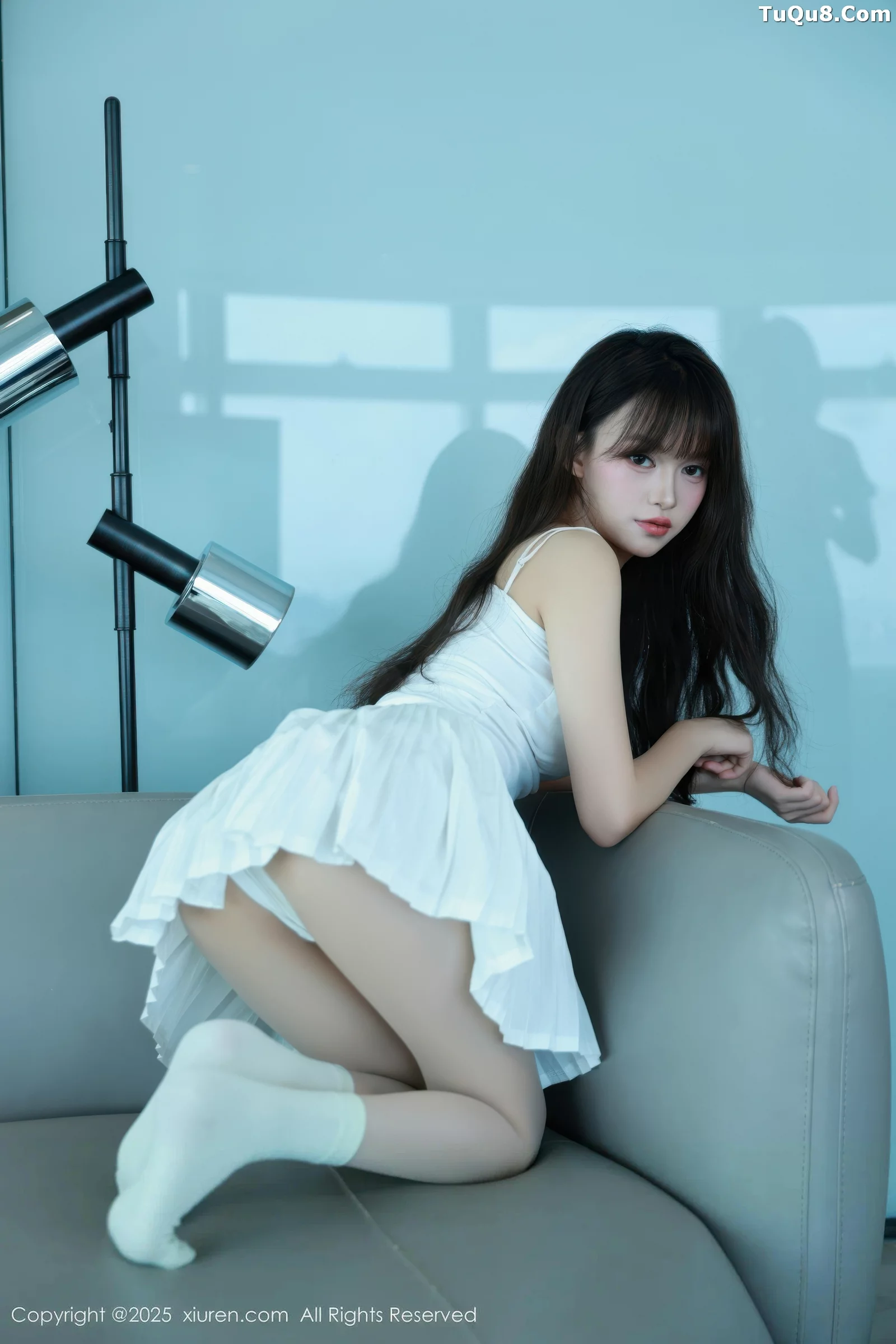 秀人集.com_[XiuRen秀人网]No.10702_模特糯咪性感白色低胸连衣短裙配白色丝袜秀完美身材诱惑写真82P