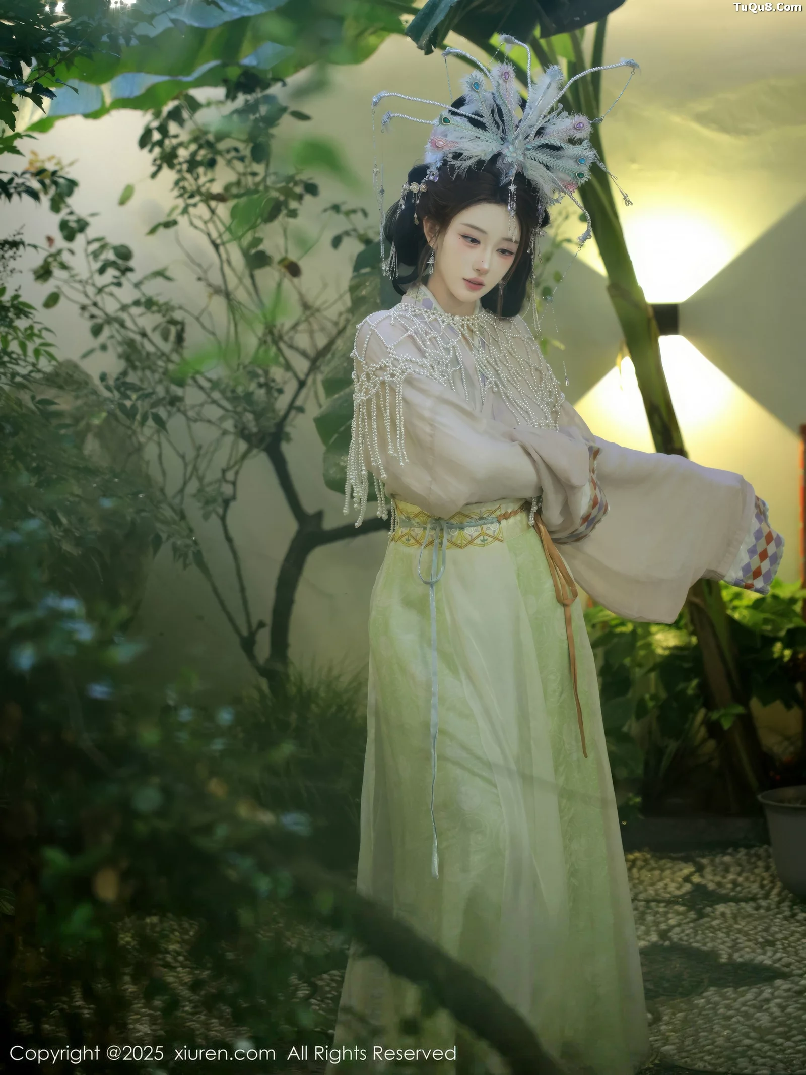 秀人集.com_[XiuRen秀人网]No.10736_模特金允希Yuki性感浅色古装薄纱服饰秀丰腴身材迷人诱惑写真80P