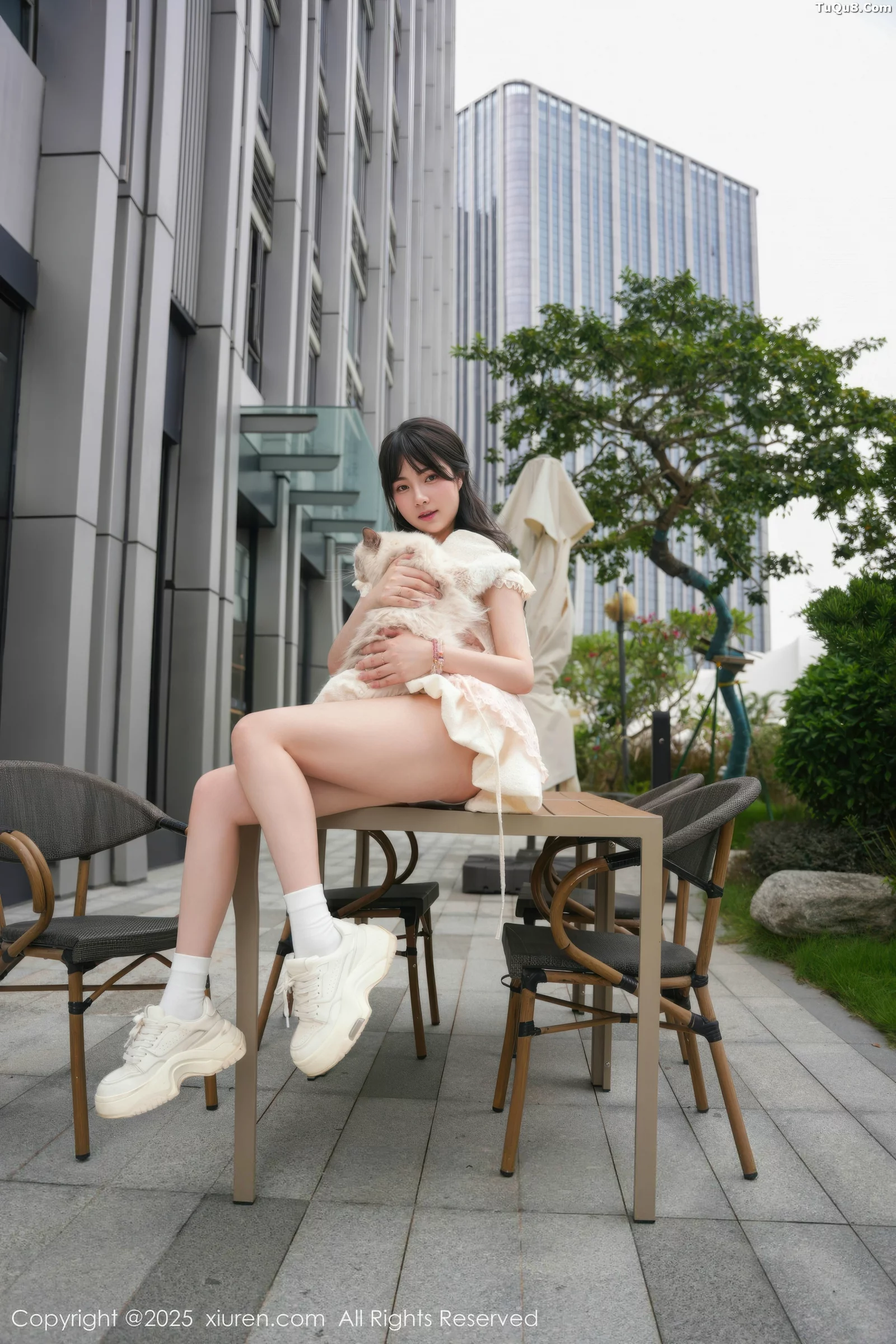 秀人集.com_[XiuRen秀人网]No.10734_模特软情性感浅色连衣短裙配白色腿袜秀翘臀模特撩人诱惑写真75P