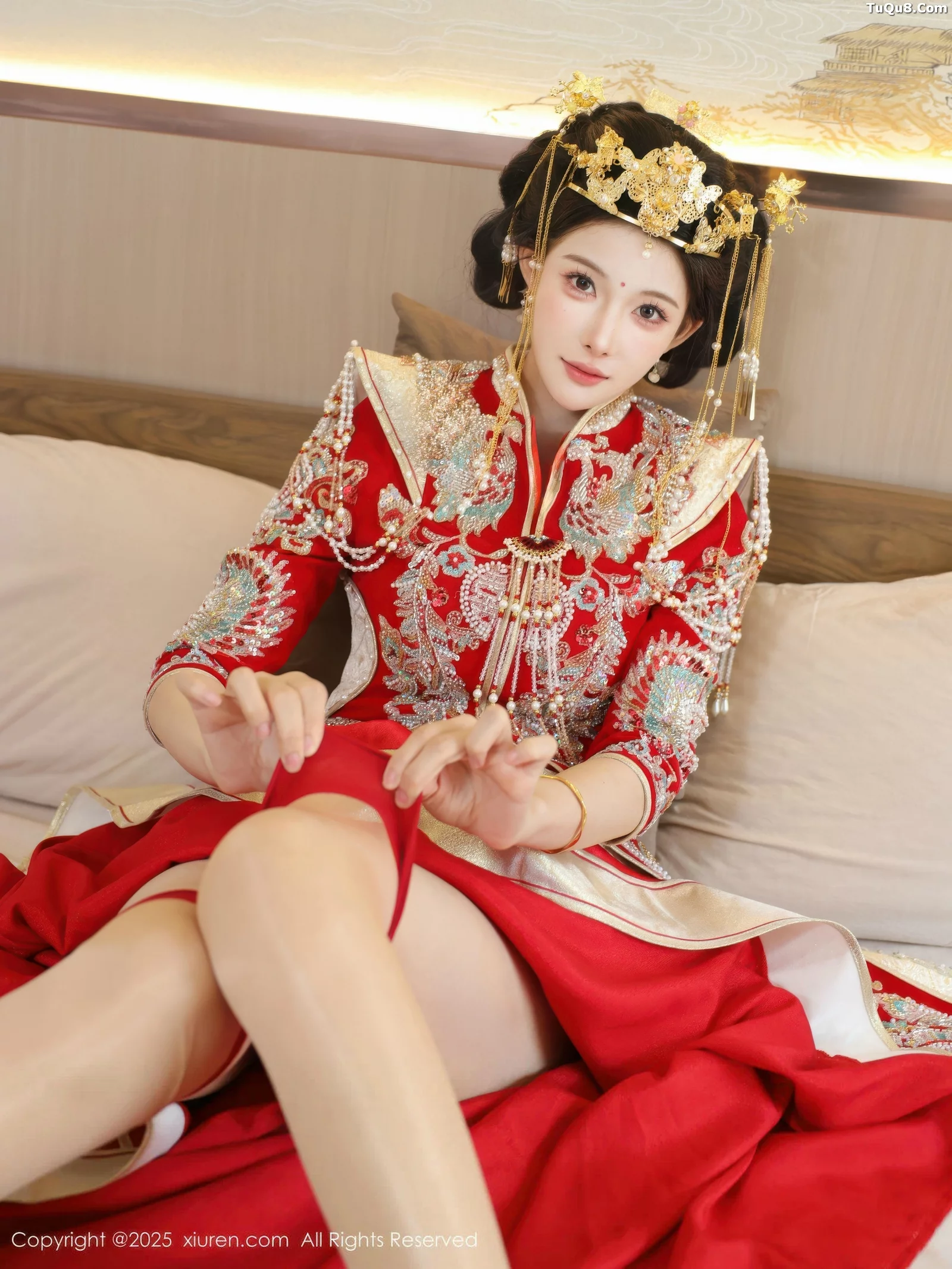 秀人集.com_[XiuRen秀人网]No.10742_模特梨霜儿性感红色新娘服饰配肉色丝袜秀丰腴身材迷人诱惑写真84P