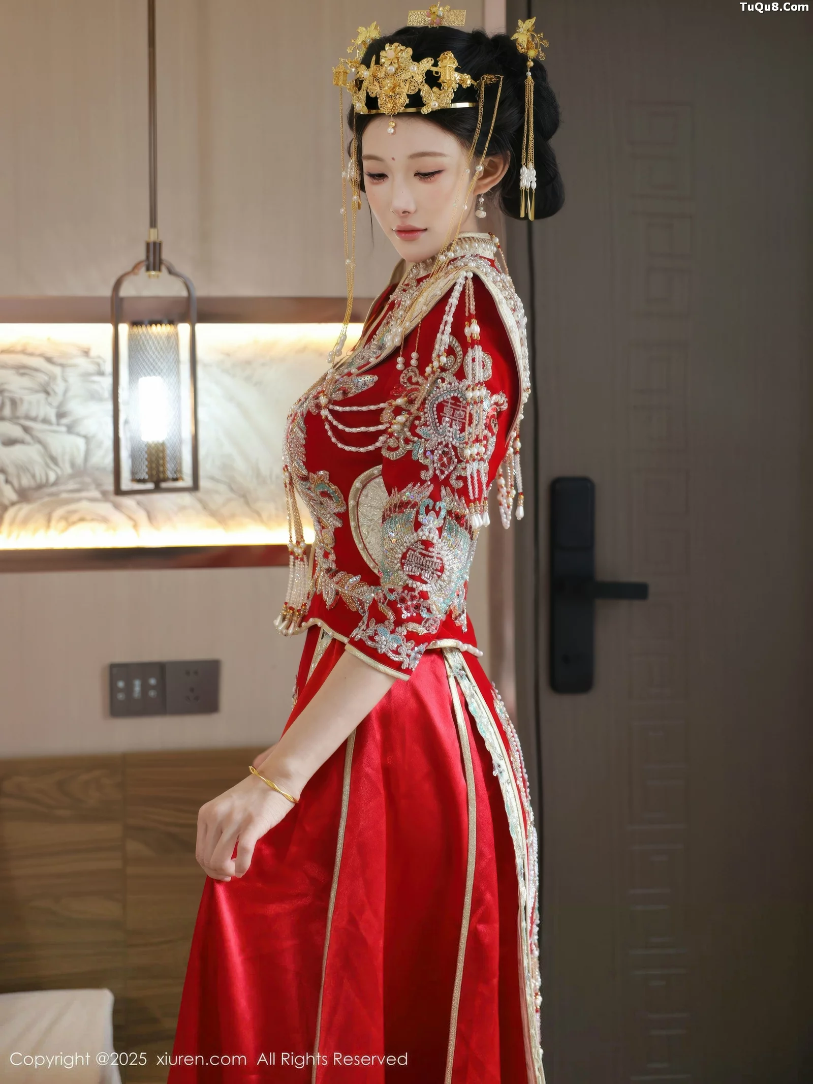 秀人集.com_[XiuRen秀人网]No.10742_模特梨霜儿性感红色新娘服饰配肉色丝袜秀丰腴身材迷人诱惑写真84P