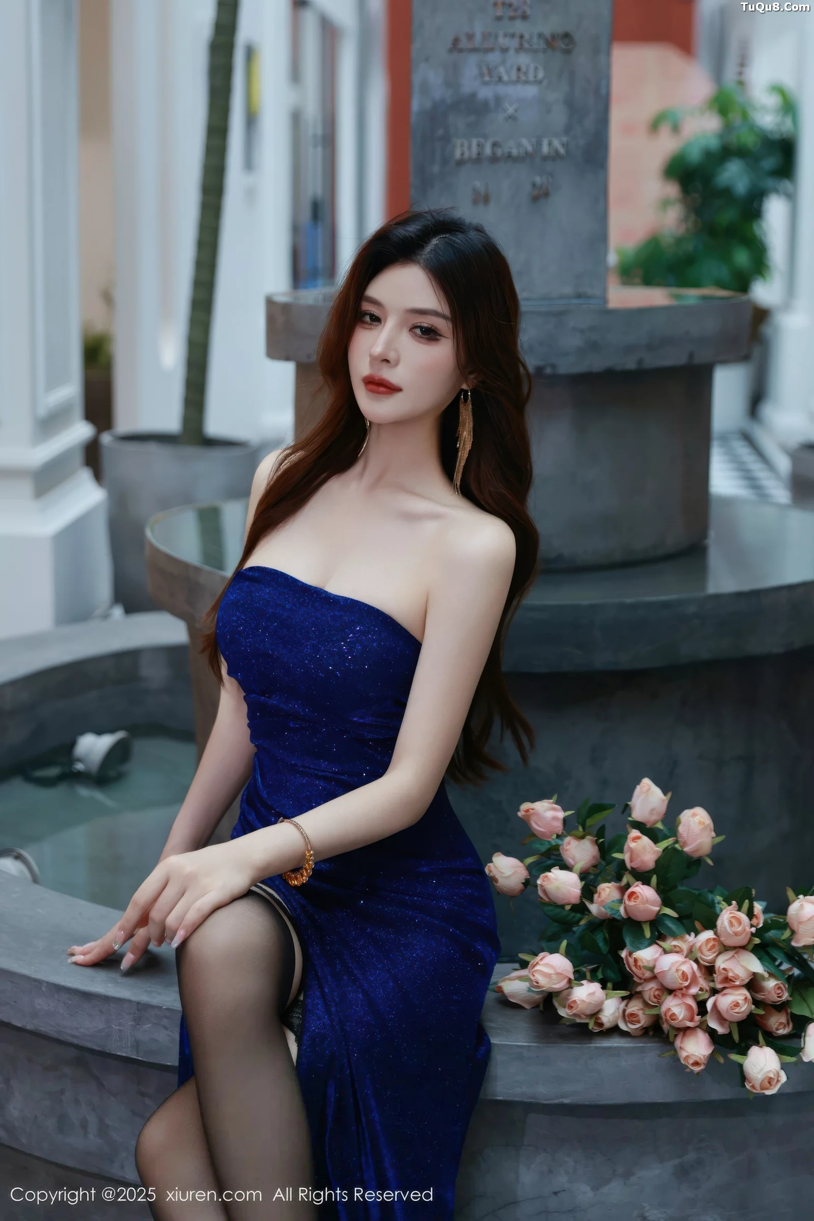 秀人集.com_[XiuRen秀人网]No.10740_模特阿依莎性感蓝色连衣裙露蓝色内衣配黑丝袜秀曼妙身材诱惑写真71P