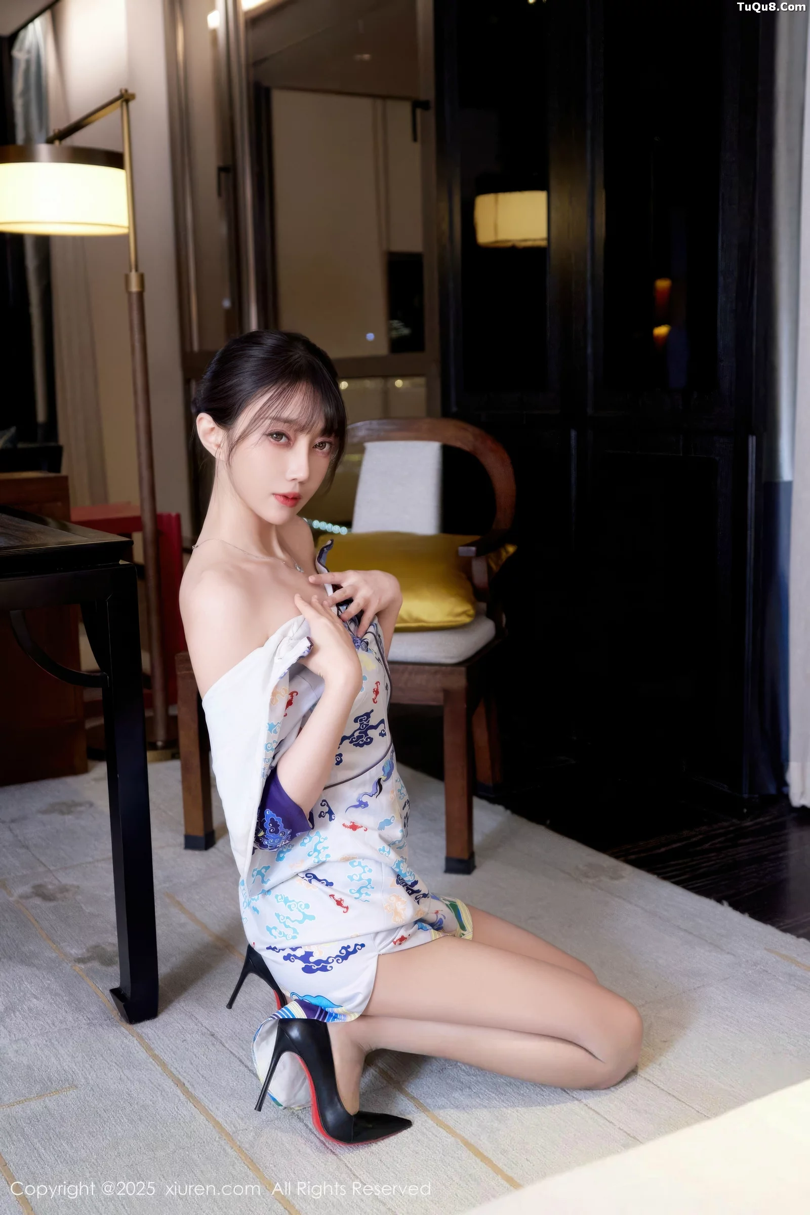 秀人集.com_[XiuRen秀人网]No.10741_模特玥儿玥er性感空姐制服旗袍配超薄肉色秀完美身材诱惑写真75P