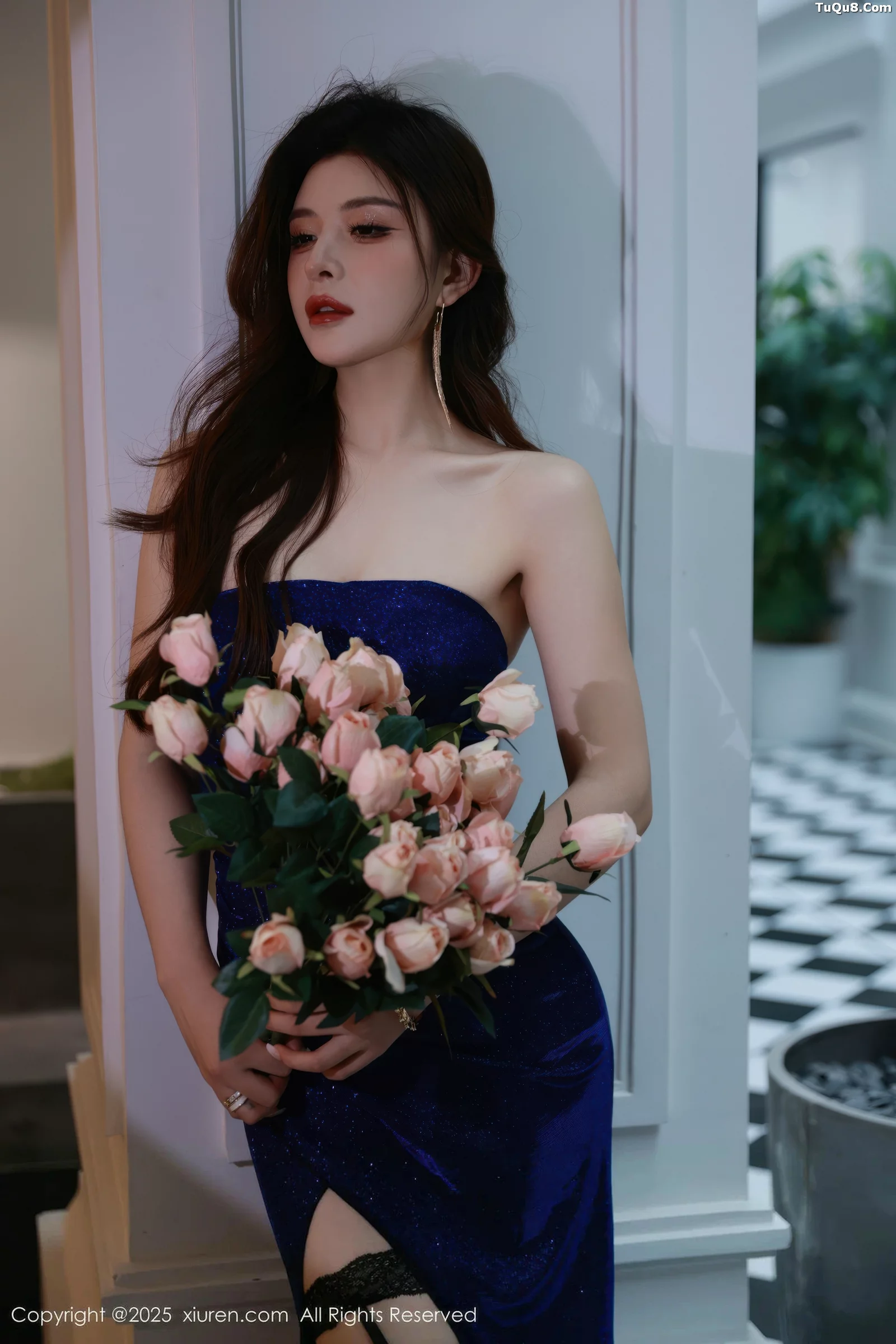 秀人集.com_[XiuRen秀人网]No.10740_模特阿依莎性感蓝色连衣裙露蓝色内衣配黑丝袜秀曼妙身材诱惑写真71P