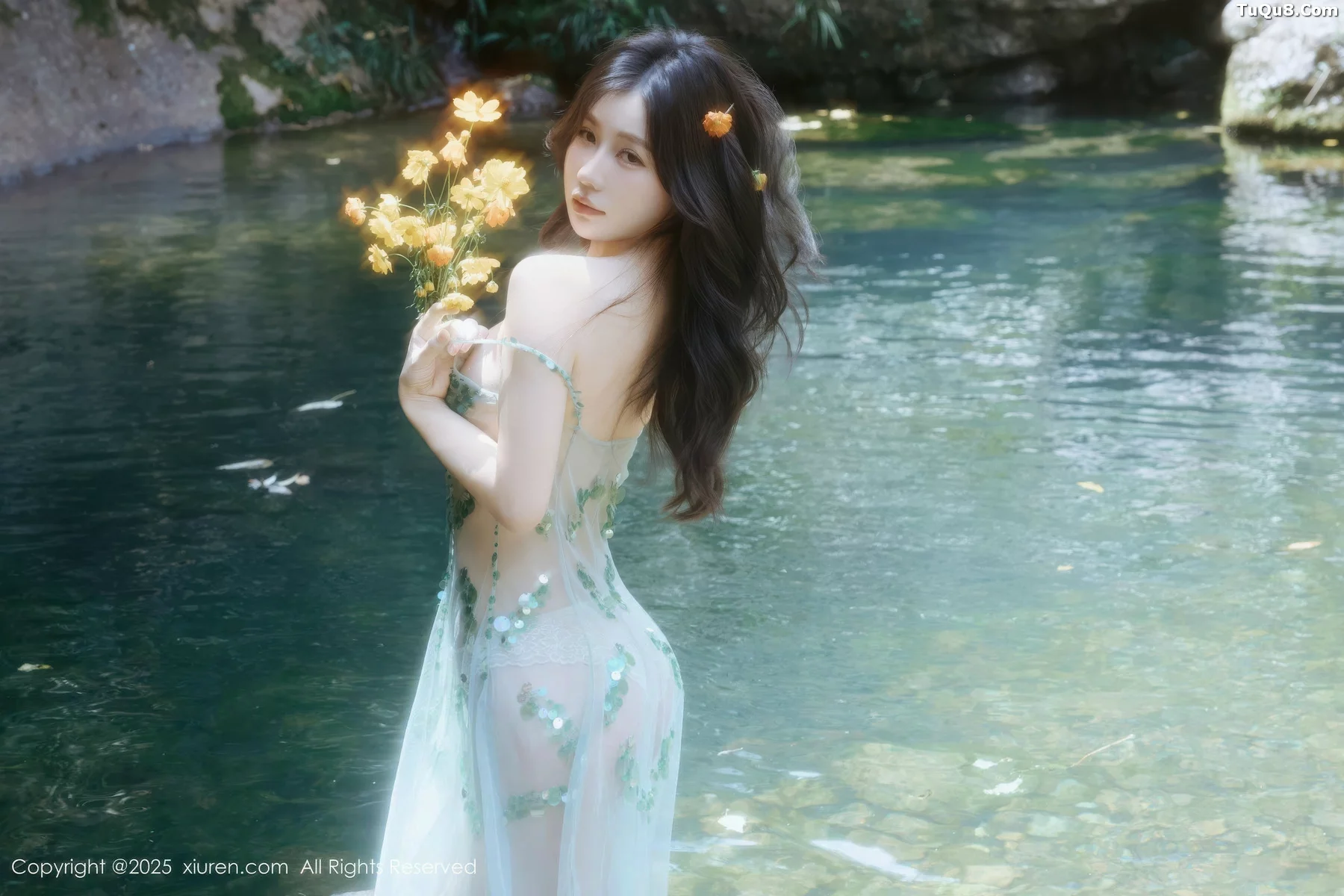 秀人集.com_[XiuRen秀人网]No.10756_模特尹甜甜户外小溪性感薄纱亮片裙湿身秀丰腴身材惹火诱惑写真60P