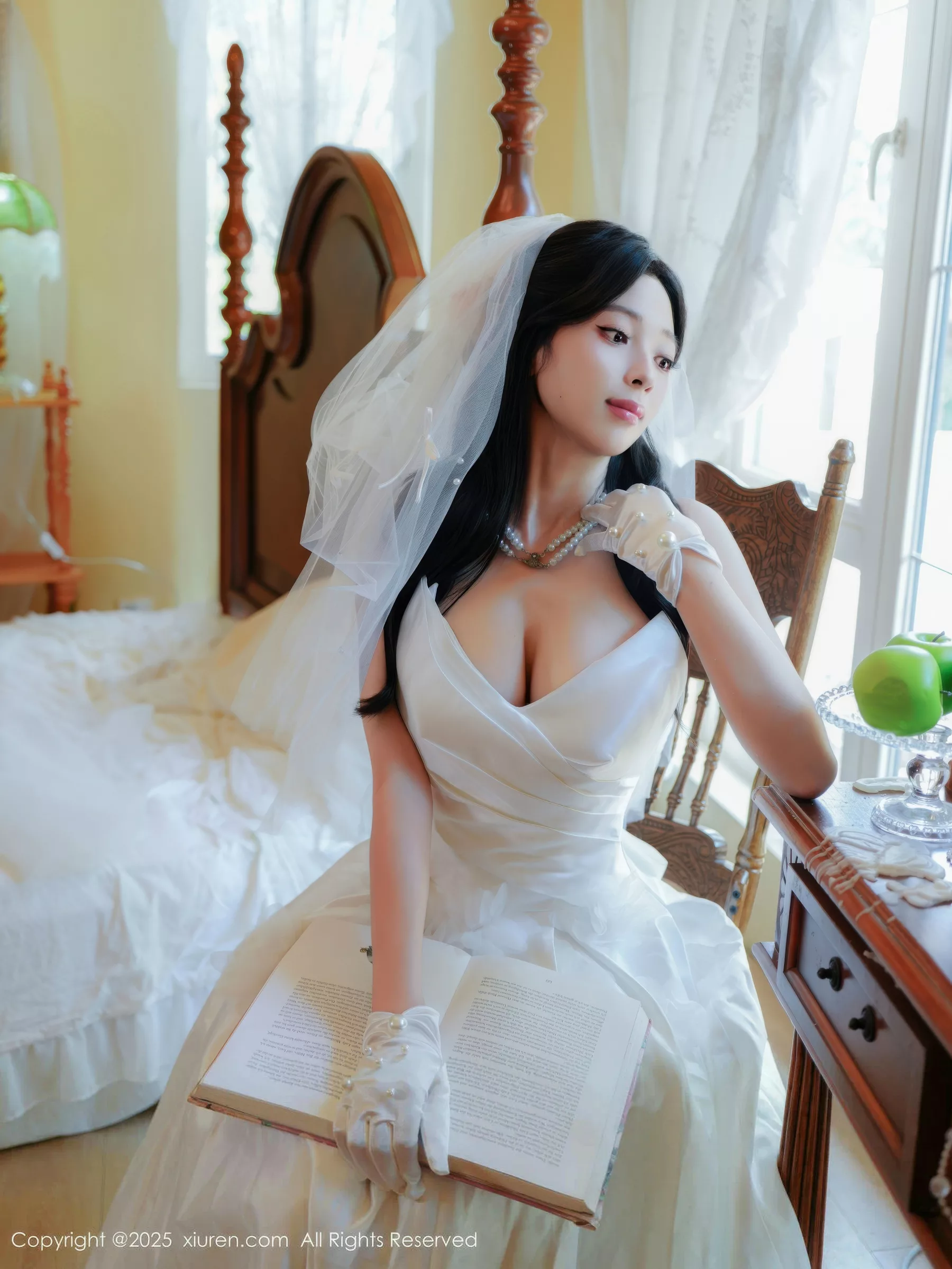 秀人集.com_[XiuRen秀人网]No.10769_新人模特朱朱molly性感白色婚纱配白色丝袜秀凹凸身材诱惑写真54P