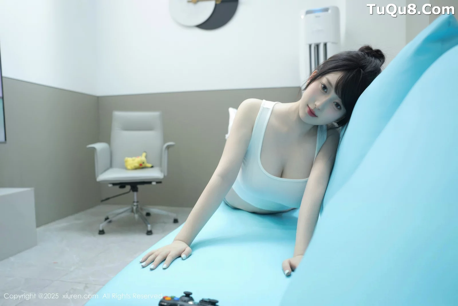 秀人集.com_[XiuRen秀人网]No.10676_模特李沁恩lrene性感白色居家上衣配灰色内衣秀丰腴身材诱惑写真70P