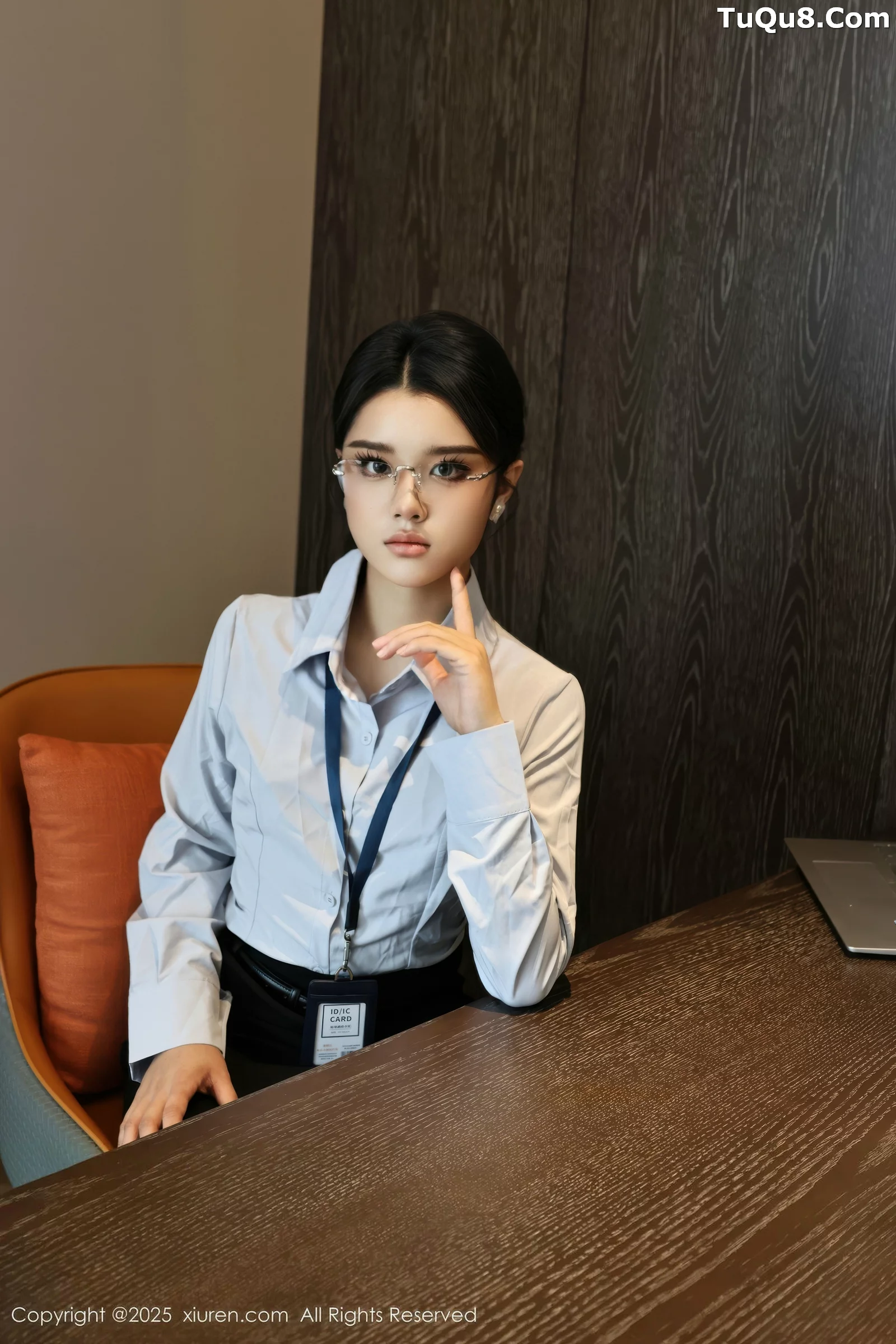 秀人集.com_[XiuRen秀人网]No.10674_模特糯梨子性感蓝色衬衫配黑短裙露超薄肉丝秀曼妙身姿诱惑写真60P