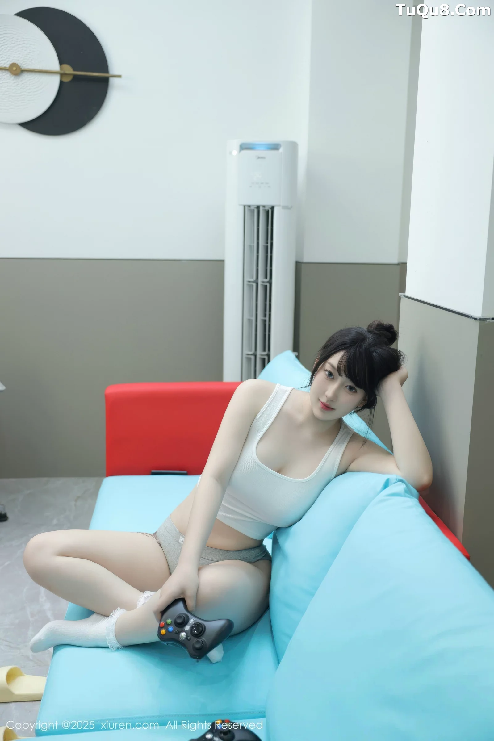 秀人集.com_[XiuRen秀人网]No.10676_模特李沁恩lrene性感白色居家上衣配灰色内衣秀丰腴身材诱惑写真70P