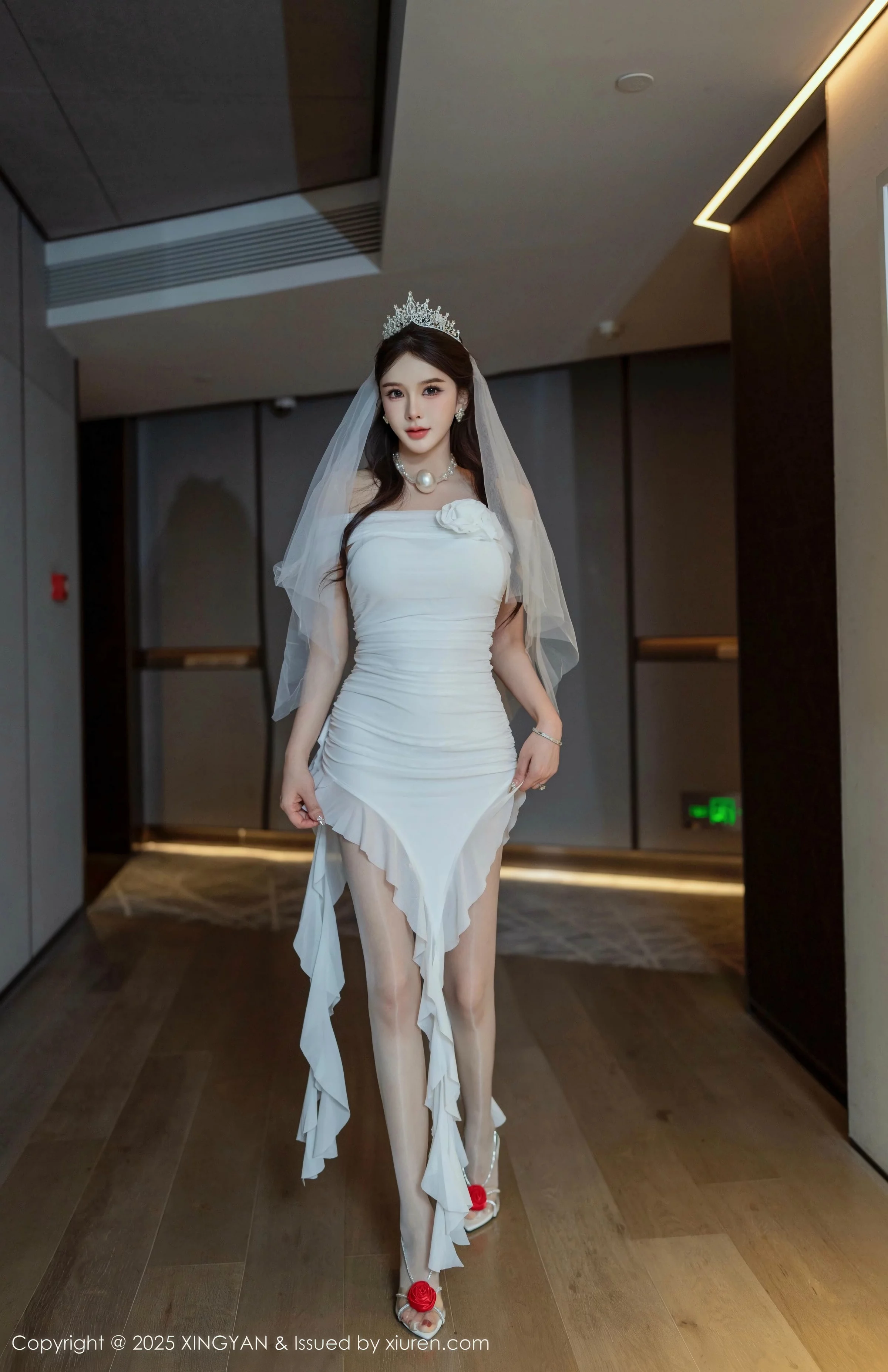 秀人集.com_[XINGYAN星颜社]VOL.388_女神李丽莎私房合集性感白色薄透婚纱服饰秀惹火身材诱惑写真61P