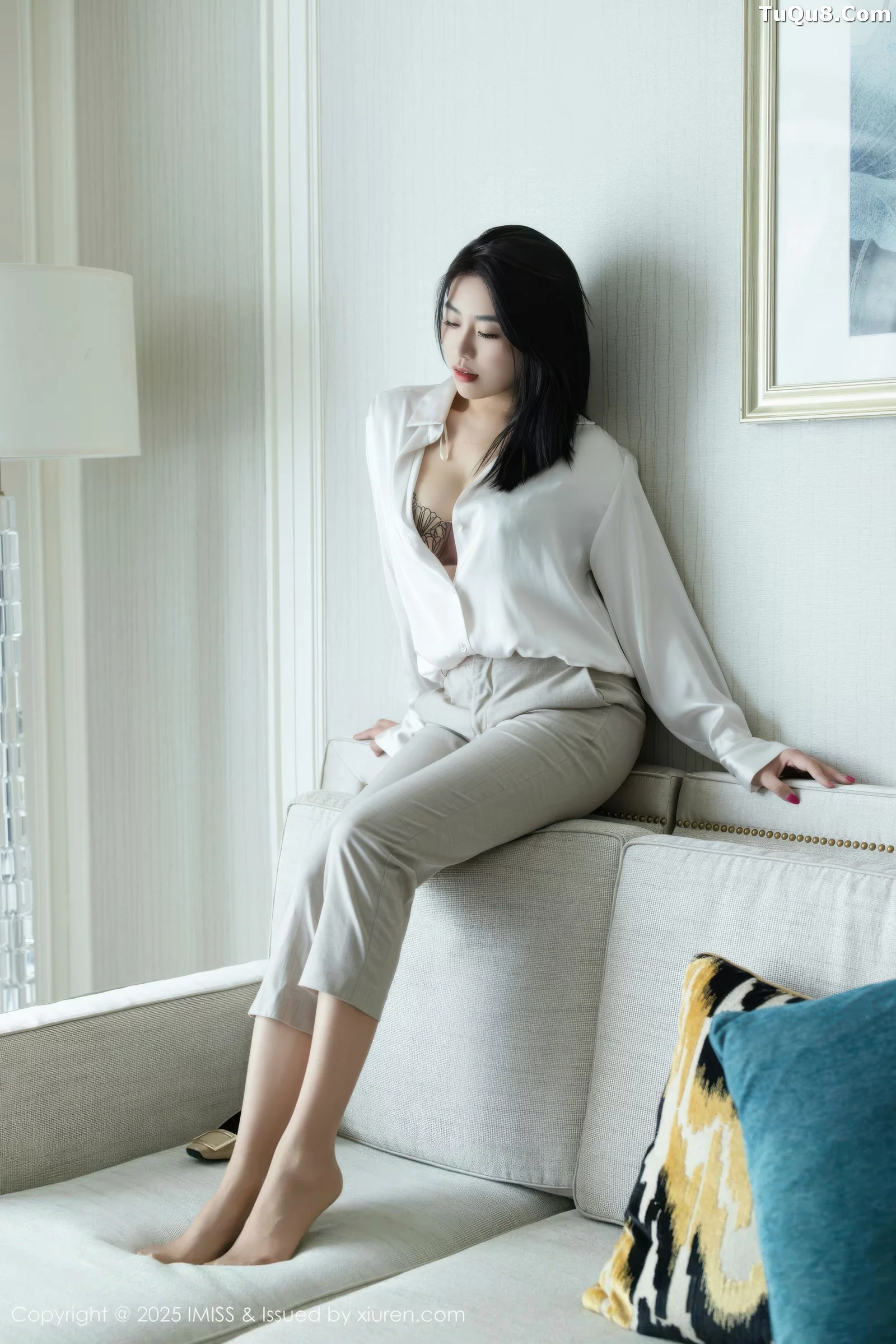 秀人集.com_[IMISS爱蜜社]Vol.800_女神许诺Sabrina性感白色OL服饰配超薄肉丝秀完美身材诱惑写真86P