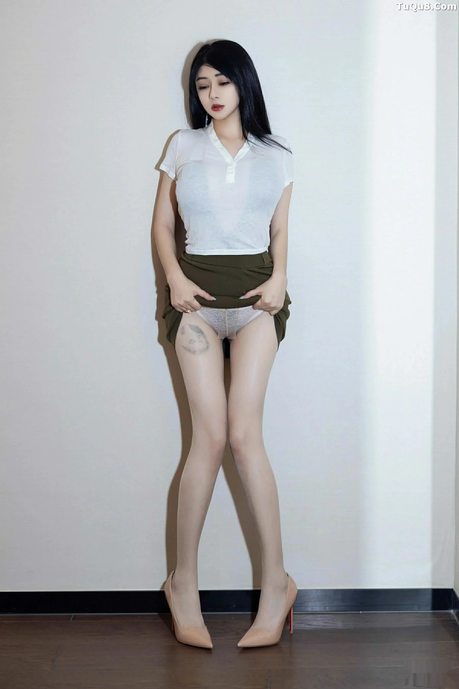 秀人集.com_[HuaYang花漾]Vol.647_模特凯竹Quinn性感白T露金属内衣配原色丝袜秀丰腴身材诱惑写真54P