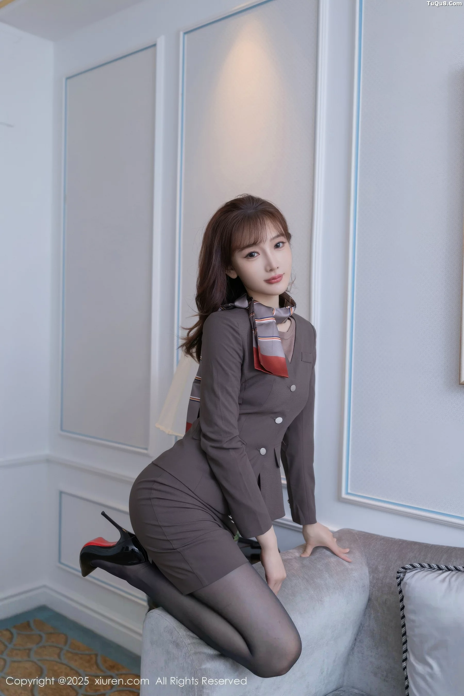 秀人集.com_[XiuRen秀人网]No.10850_模特陆萱萱性感深色OL套装露紫色蕾丝内衣秀完美身材诱惑写真78P