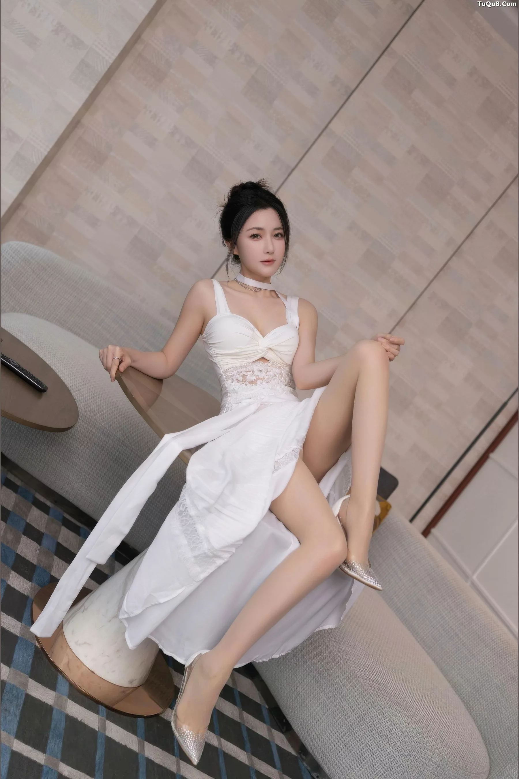 秀人集.com_[XiuRen秀人网]No.10911_模特鱼子酱Fish性感白色长裙配超薄无内肉丝秀曼妙身姿诱惑写真76P