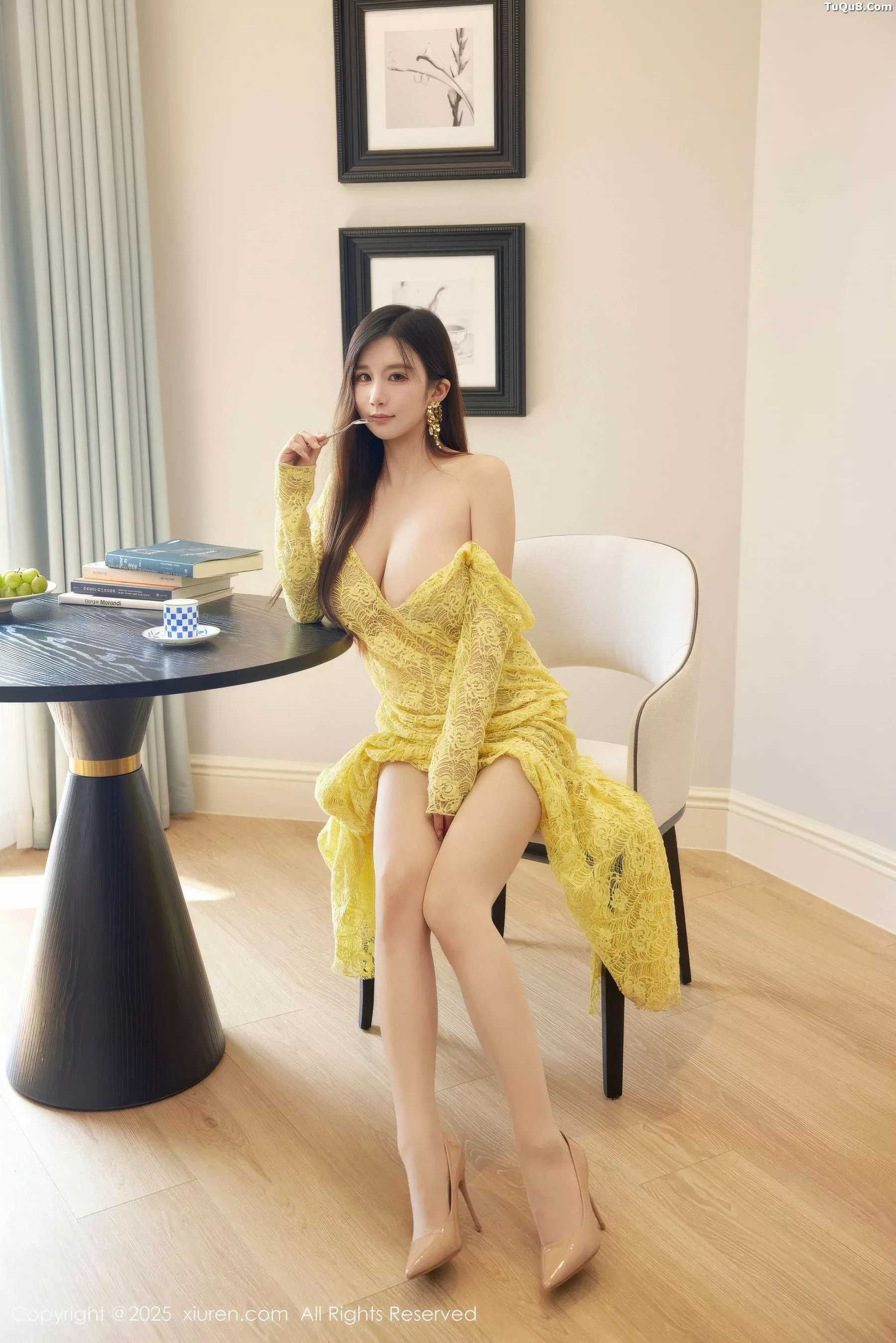 秀人集.com_[XiuRen秀人网]No.10909_模特小肉肉咪性感黄色复古蕾丝连衣裙秀丰满身材惹火诱惑写真60P