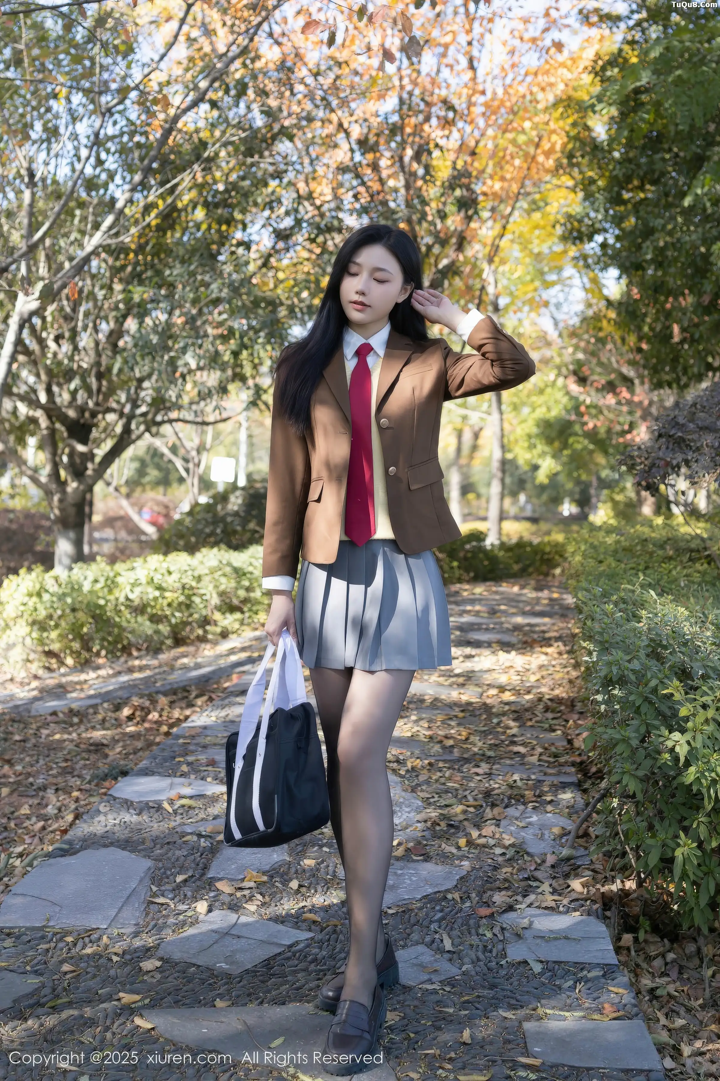 秀人集.com_[XiuRen秀人网]No.11087_模特安然anran性感学生装扮百褶短裙配开档黑丝秀美腿诱惑写真77P