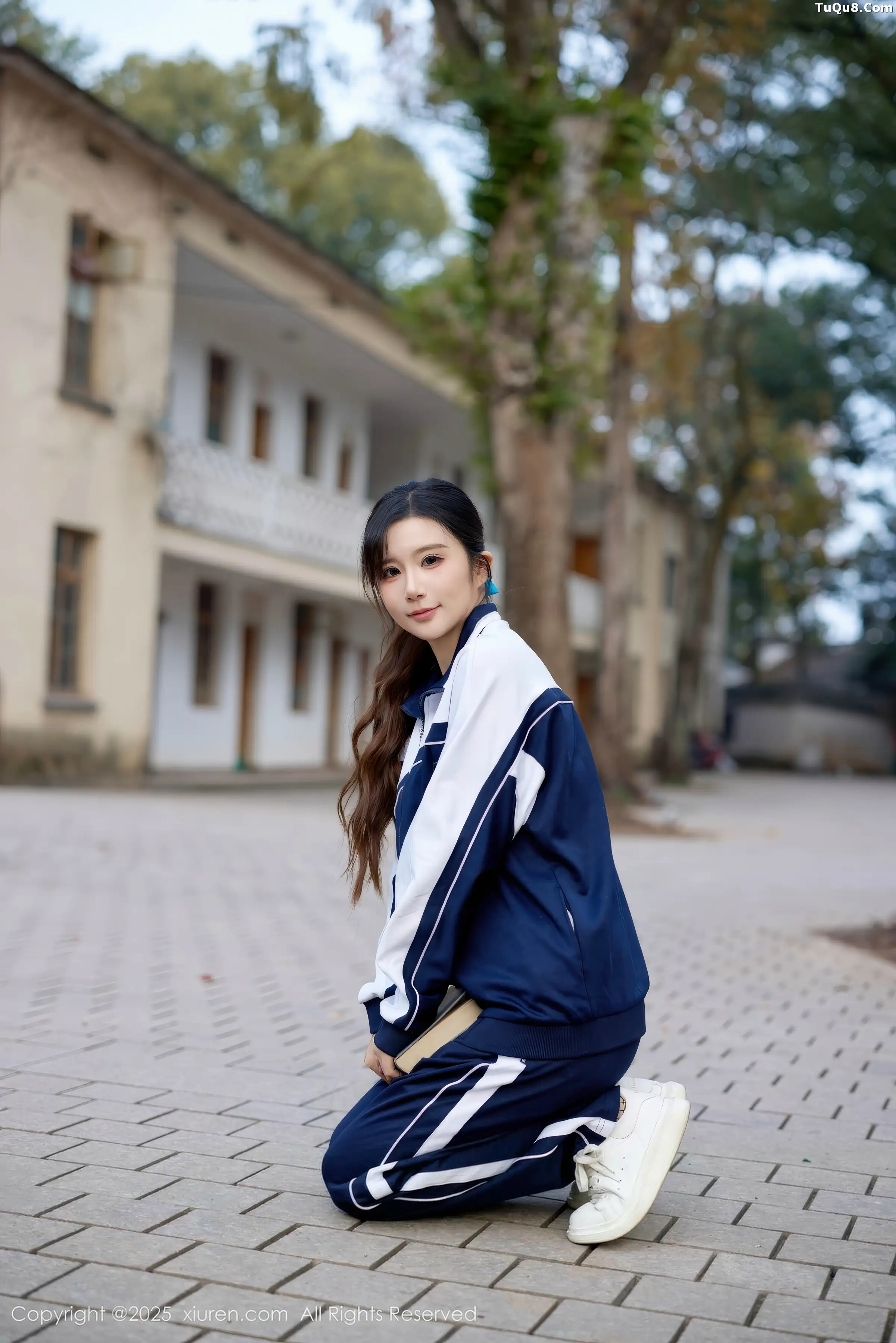 秀人集.com_[XiuRen秀人网]No.11103_模特小肉肉咪性感学生装露红色内衣配黑丝网袜秀凹凸身材写真72P