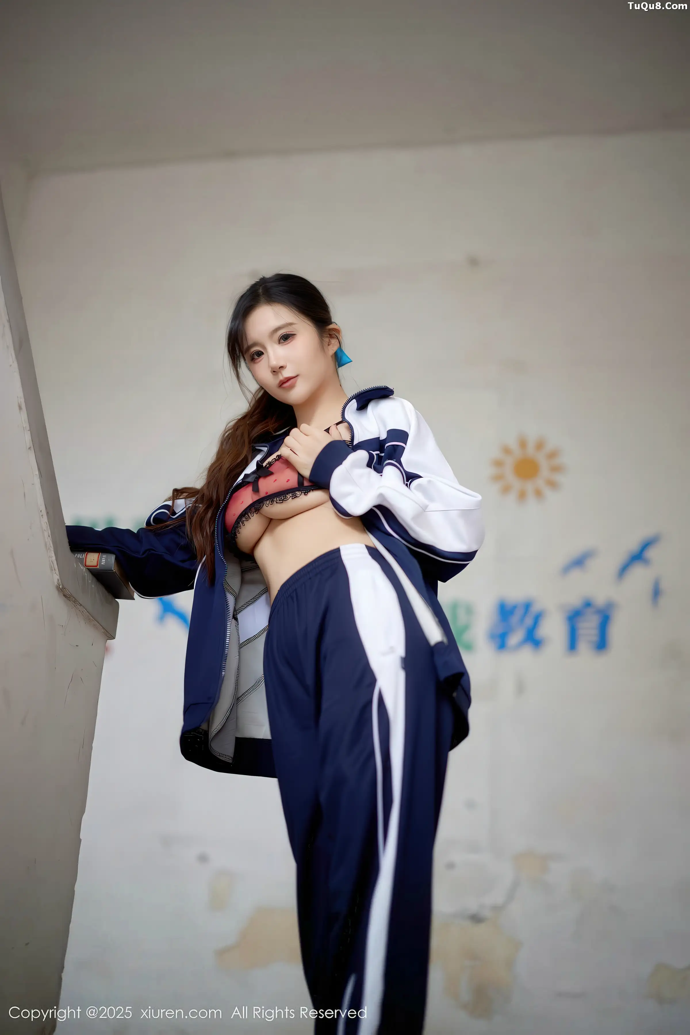 秀人集.com_[XiuRen秀人网]No.11103_模特小肉肉咪性感学生装露红色内衣配黑丝网袜秀凹凸身材写真72P