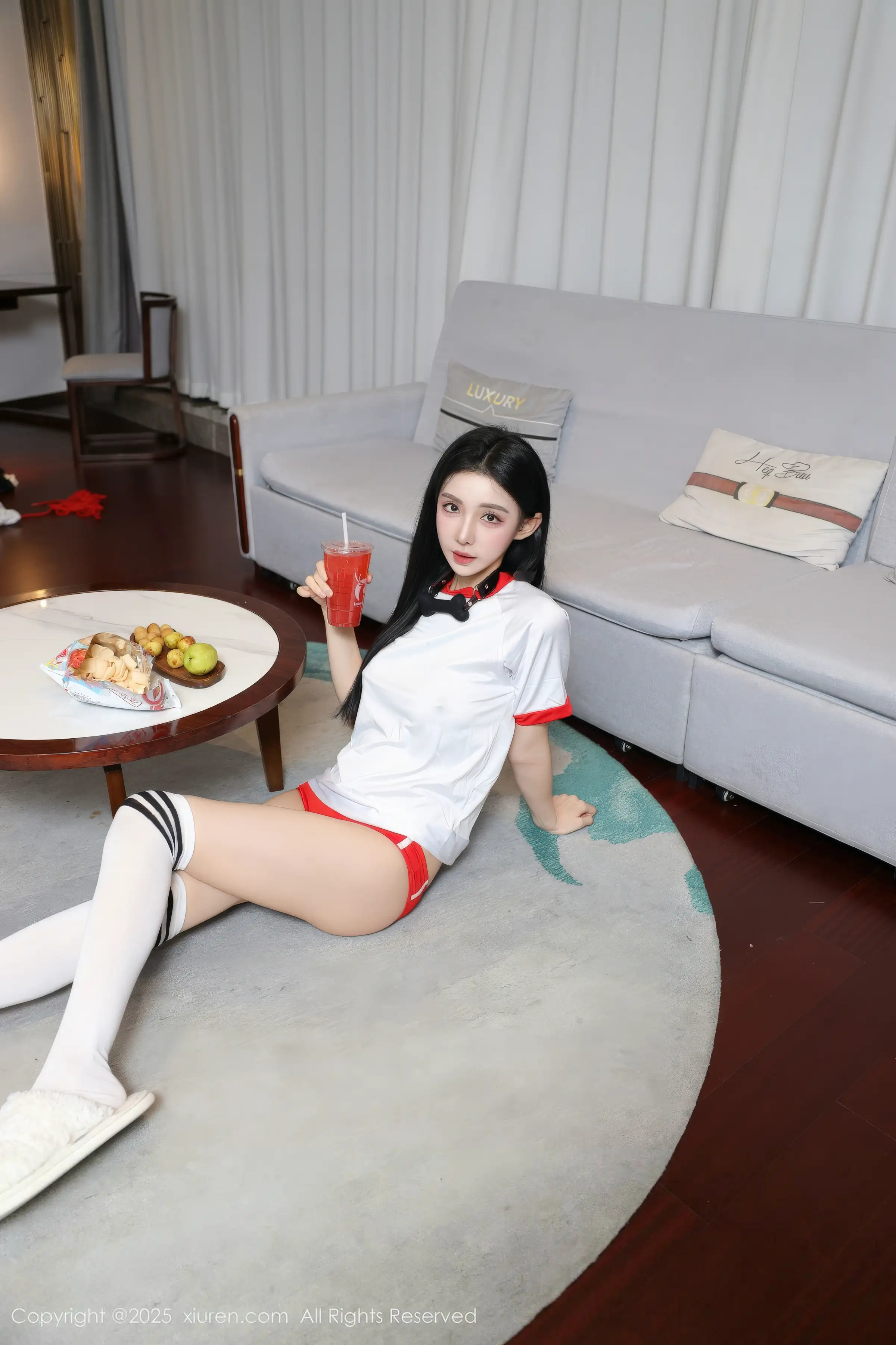 秀人集.com_[XiuRen秀人网]No.11110_新人模特许微微呀性感白色T恤配白色丝袜秀丰腴身材诱惑写真86P