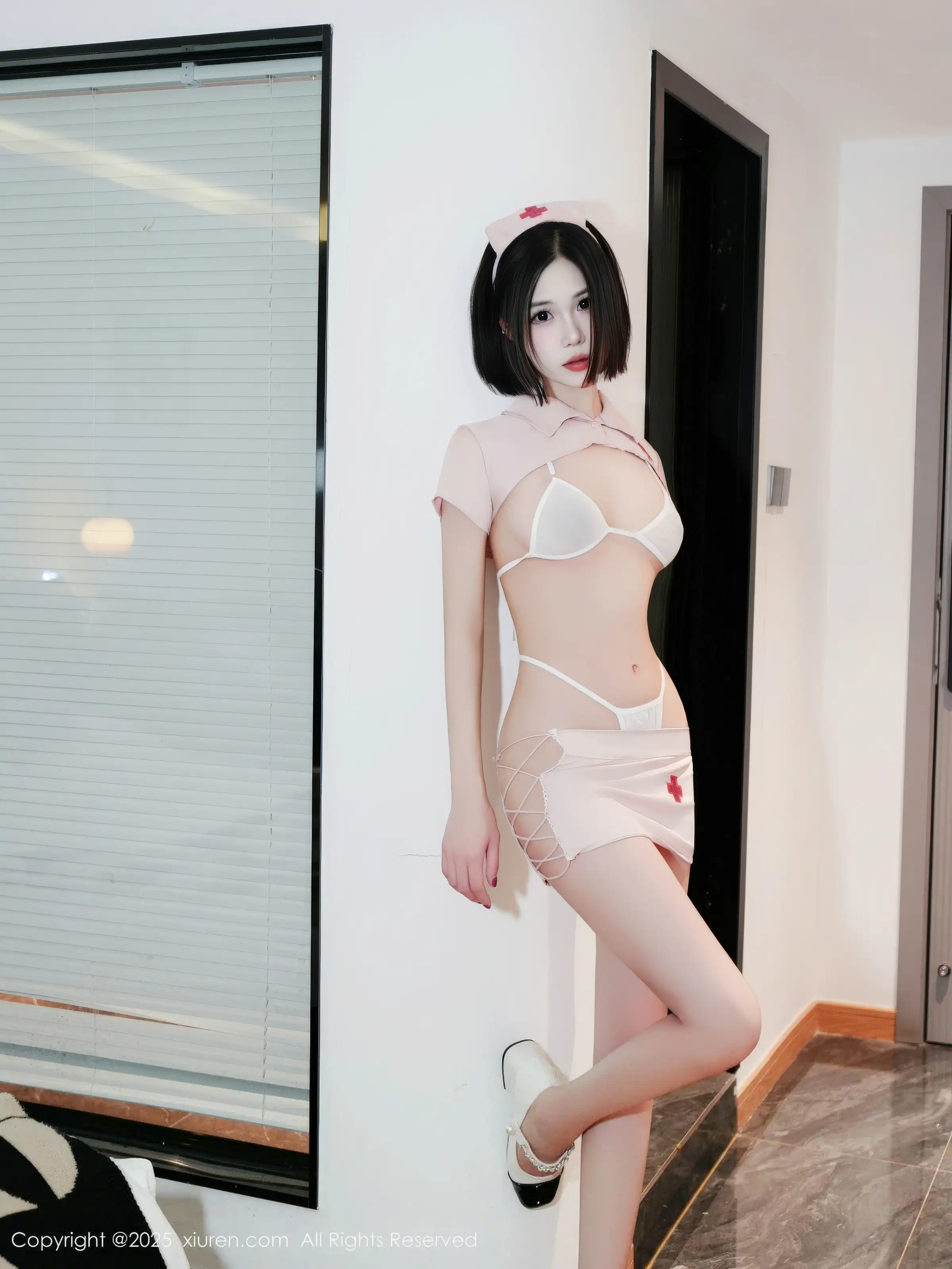 秀人集.com_[XiuRen秀人网]No.11111_模特奶芙酱-EVA性感粉色护士制服露白色内衣秀完美身材诱惑写真60P