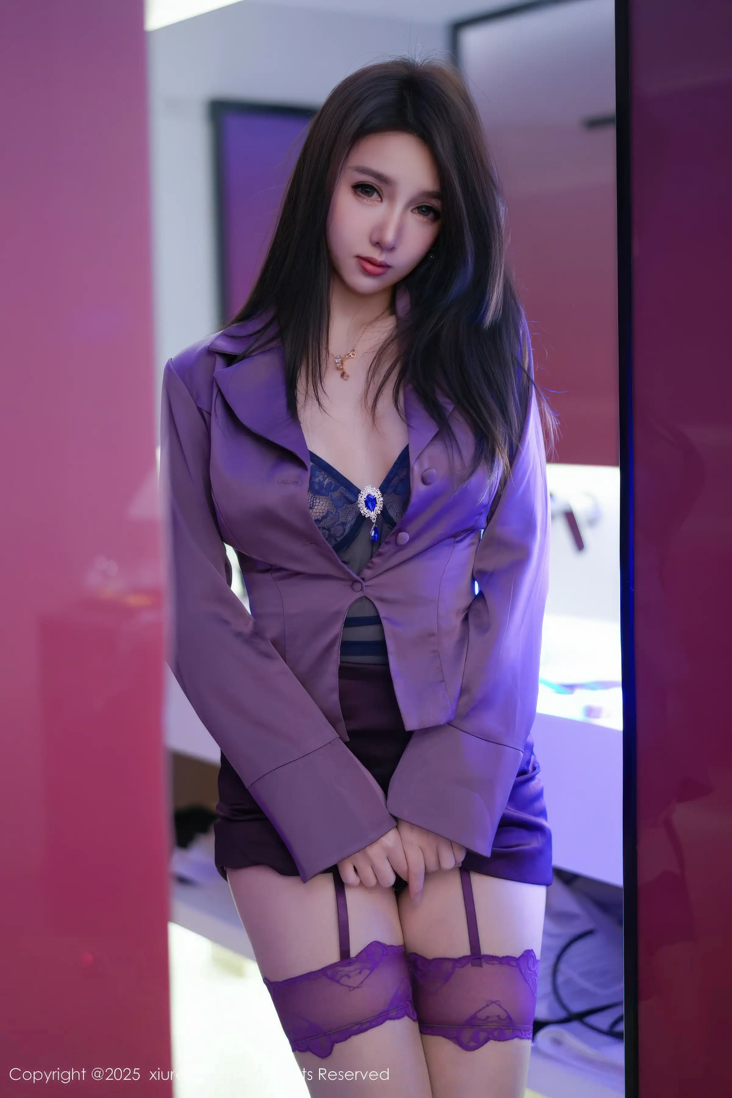 秀人集.com_[XiuRen秀人网]No.11120_模特Twins-夭夭性感紫色衬衫配紫色丝袜秀曼妙身姿迷人诱惑写真74P