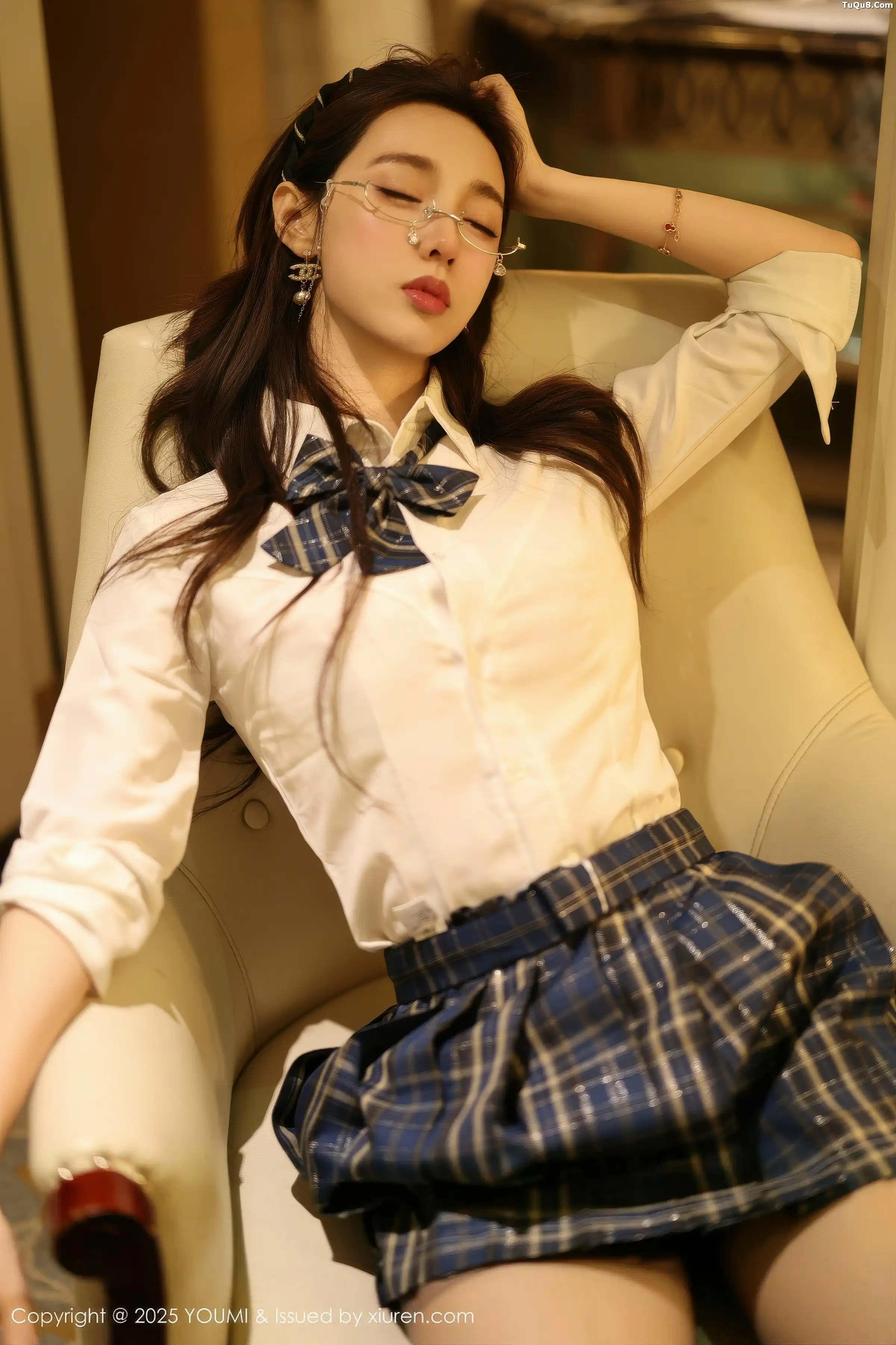 秀人集.com_[YouMi尤蜜荟]Vol.1183_模特Twins-桃桃性感JK制服露白色内衣配超薄黑丝秀美腿诱惑写真92P