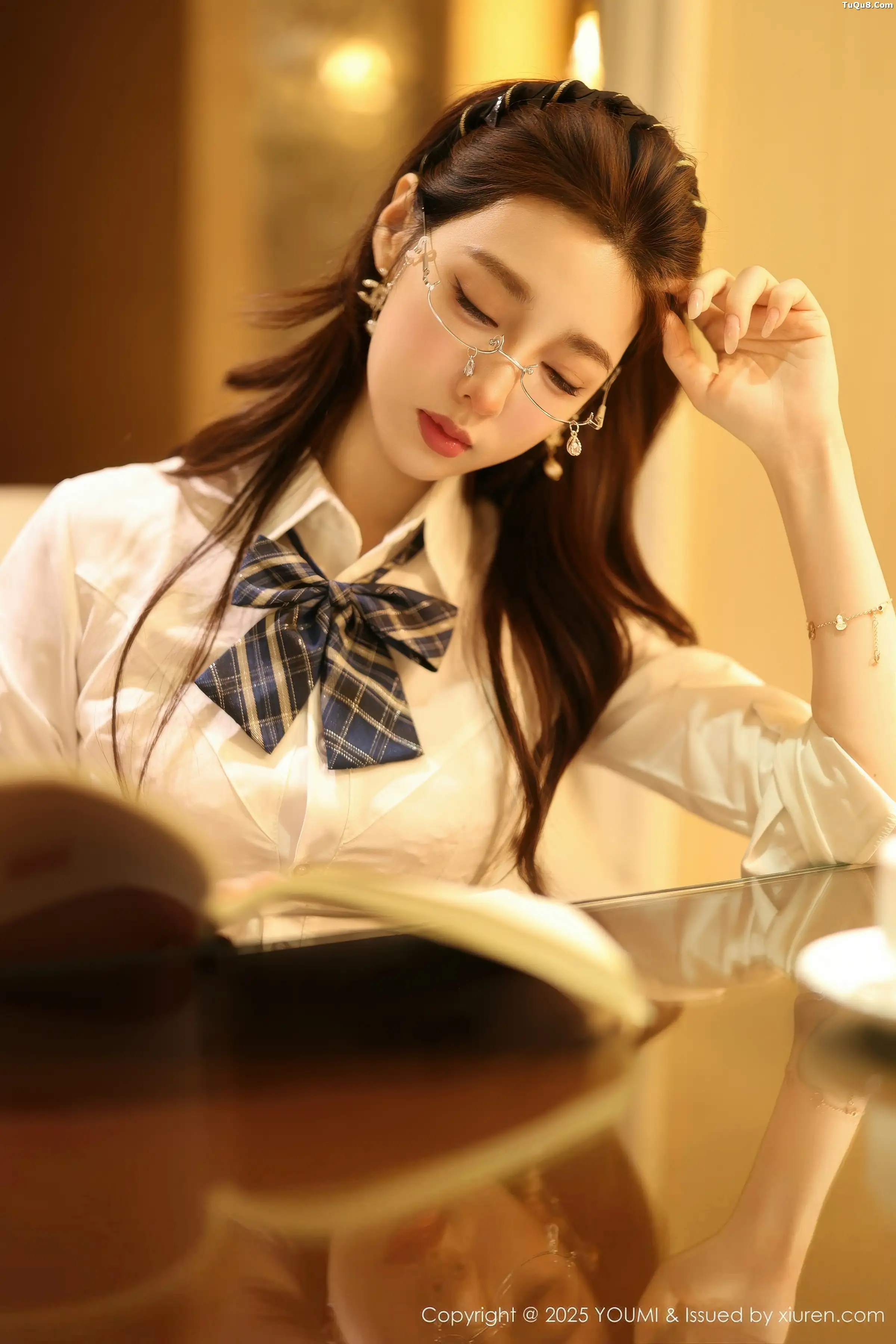 秀人集.com_[YouMi尤蜜荟]Vol.1183_模特Twins-桃桃性感JK制服露白色内衣配超薄黑丝秀美腿诱惑写真92P